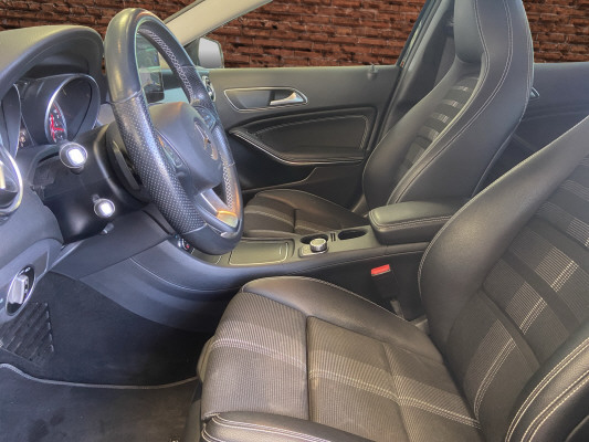 MERCEDES-BENZ GLA 200 Night Star-image-9
