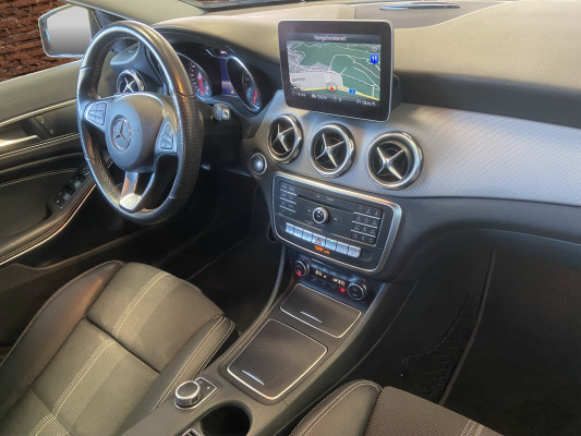 MERCEDES-BENZ GLA 200 Night Star-image-13