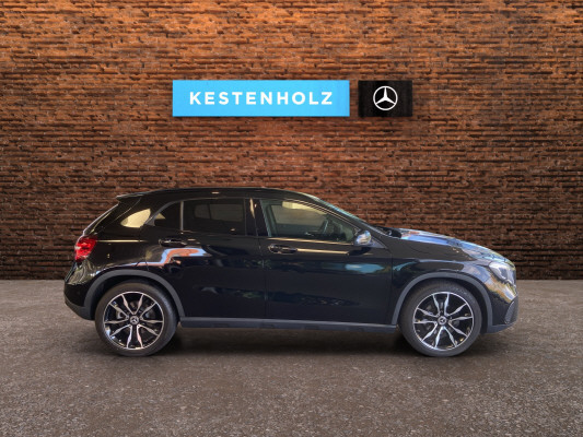 MERCEDES-BENZ GLA 200 Night Star-image-2
