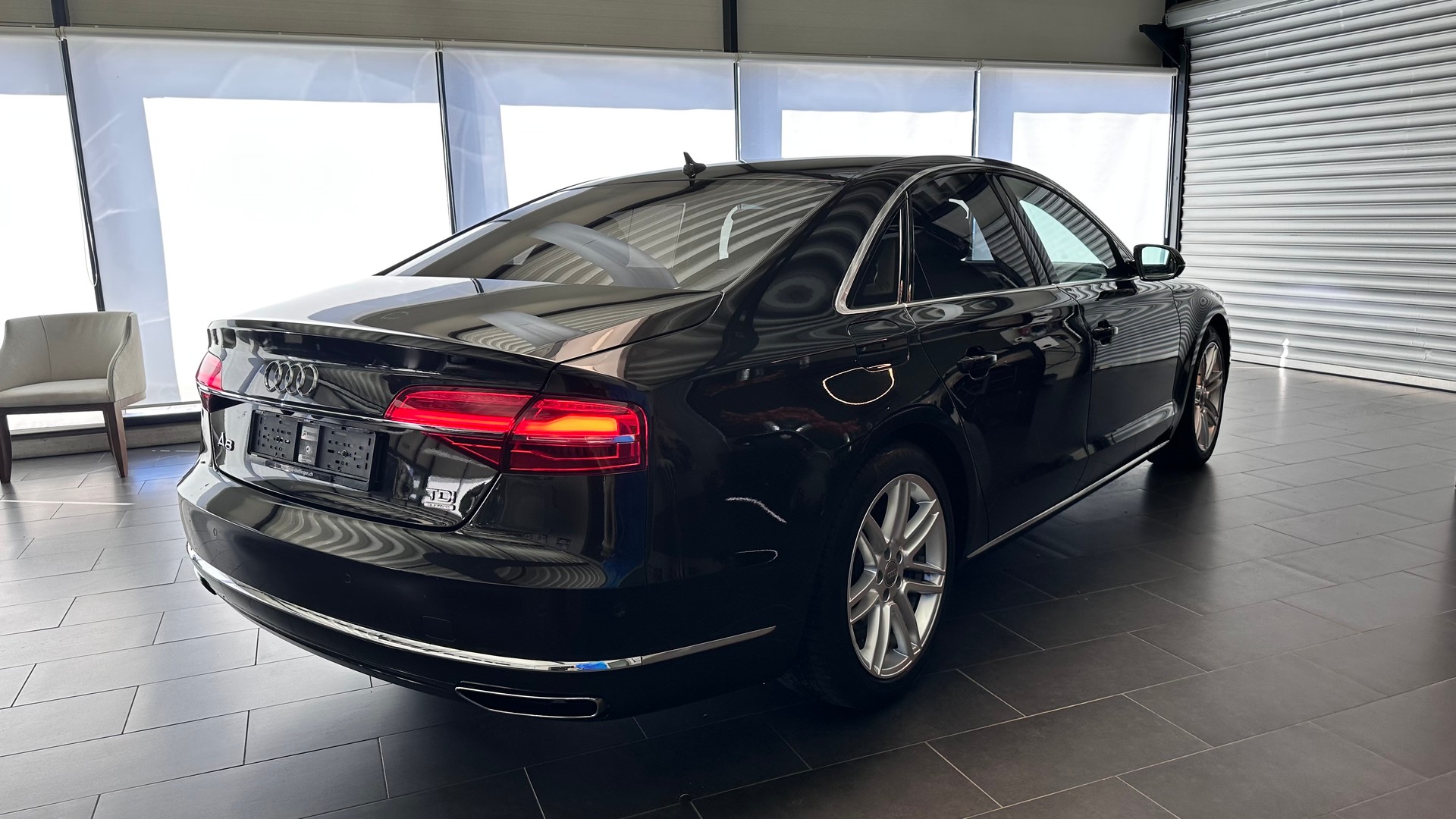 AUDI A8 3.0 V6 TDI quattro T-Tronic-image-4