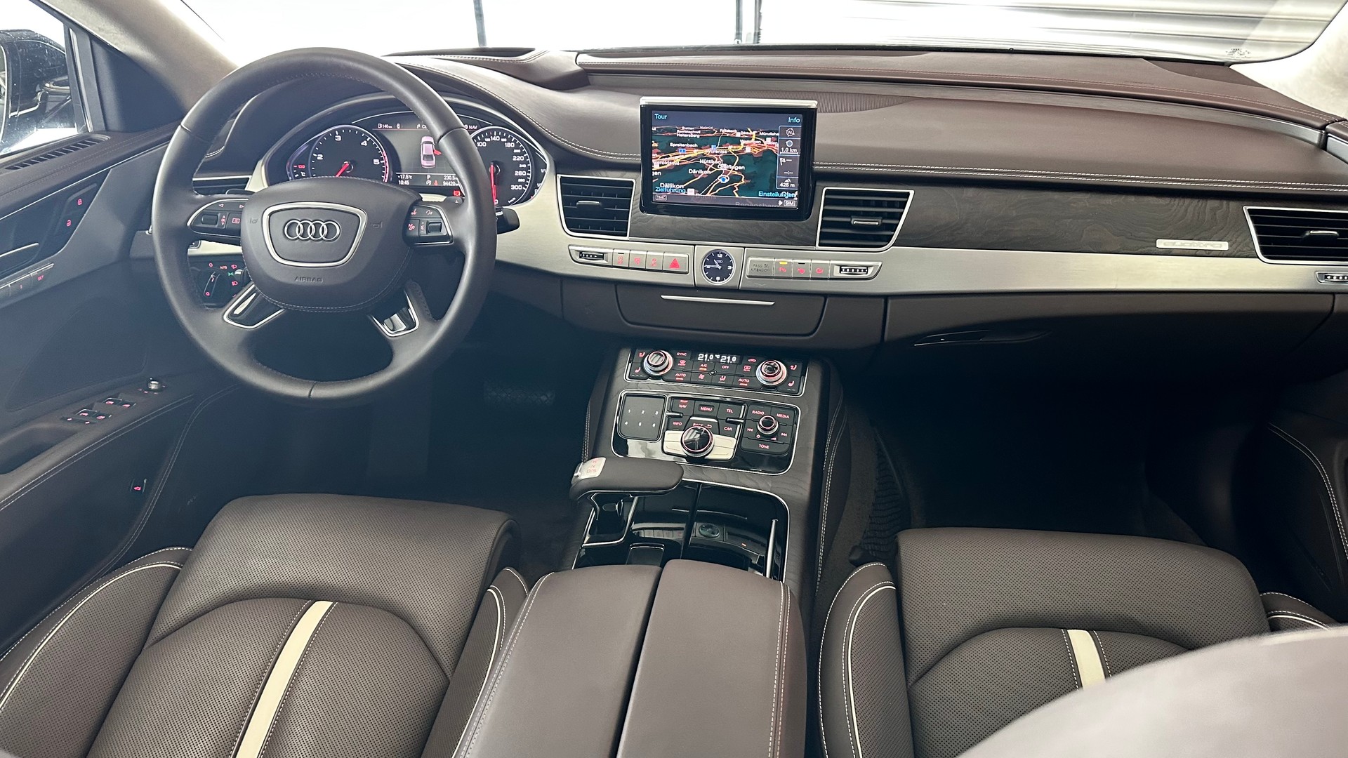 AUDI A8 3.0 V6 TDI quattro T-Tronic-image-5