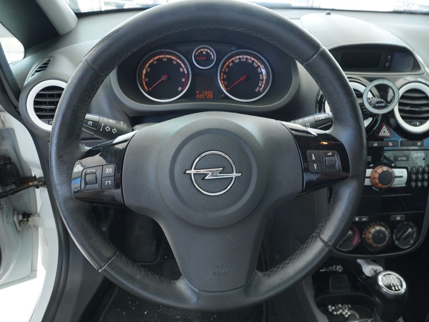 OPEL Corsa 1.6 Turbo GSi-image-6
