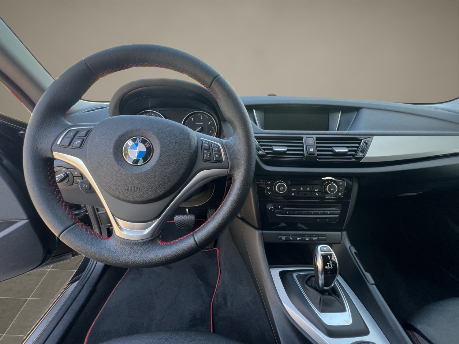 BMW X1 E84 20d xDrive-image-10