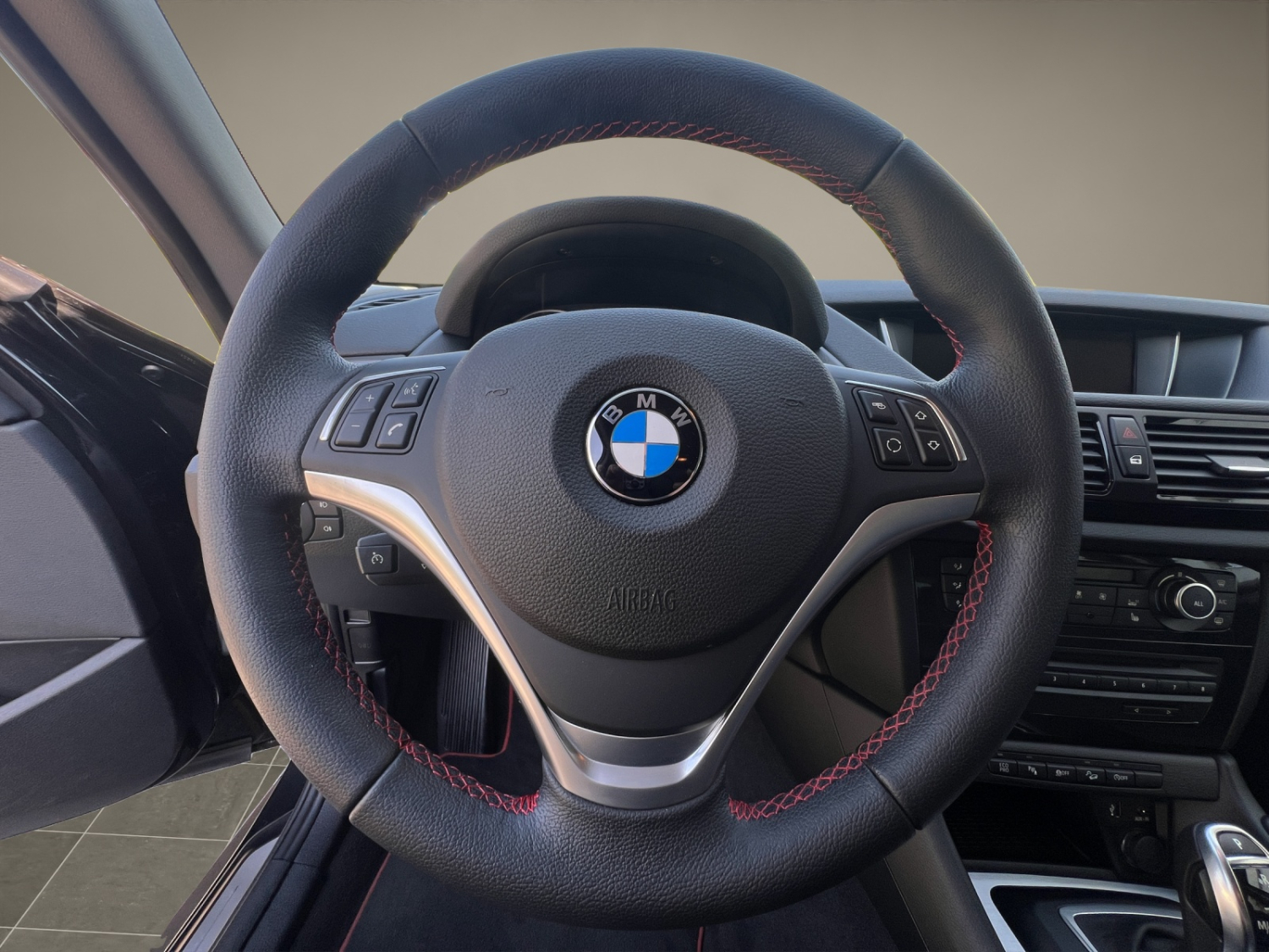 BMW X1 E84 20d xDrive-image-11