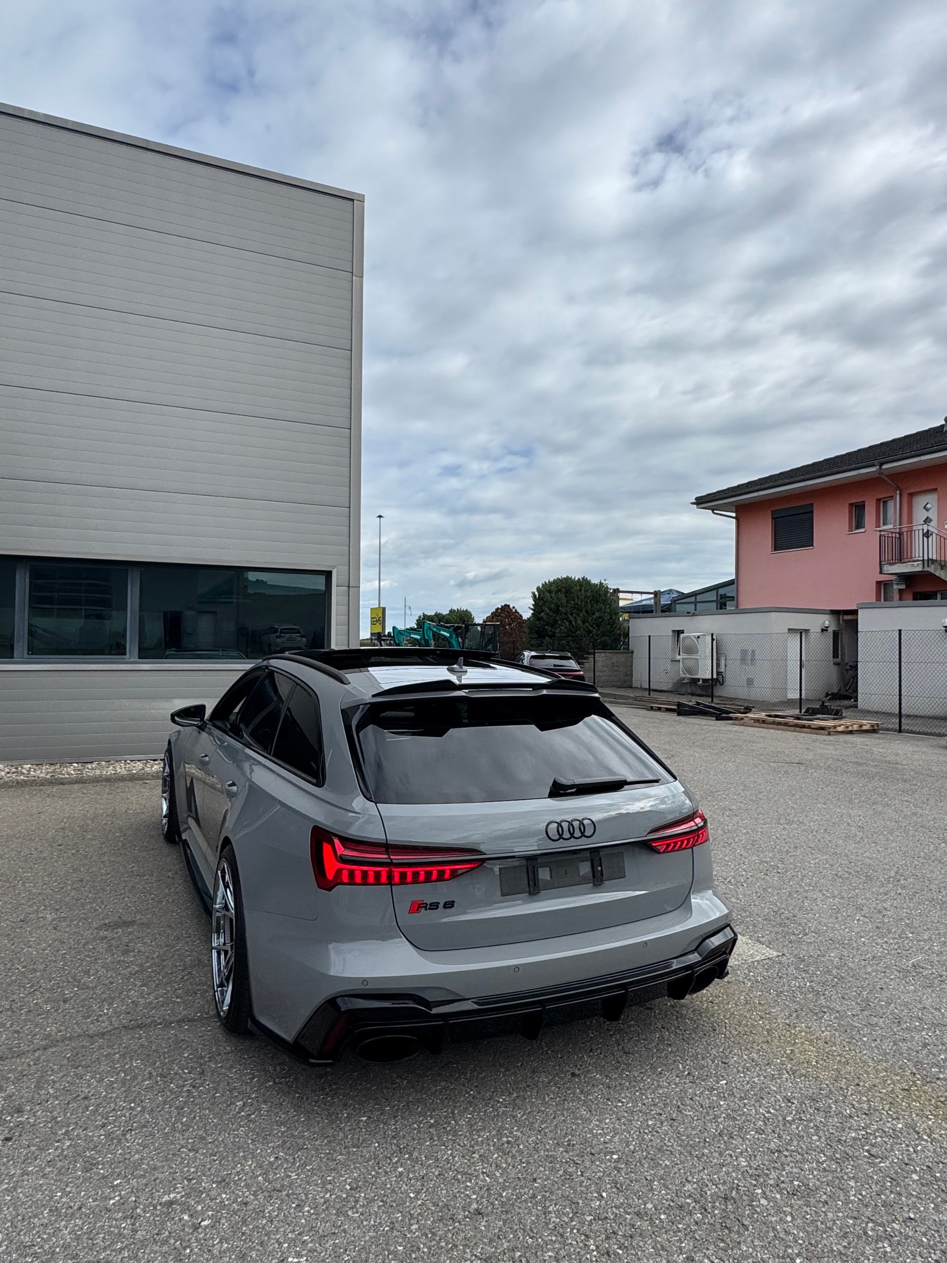 AUDI RS6 Avant 4.0 TFSI V8 quattro-image-5
