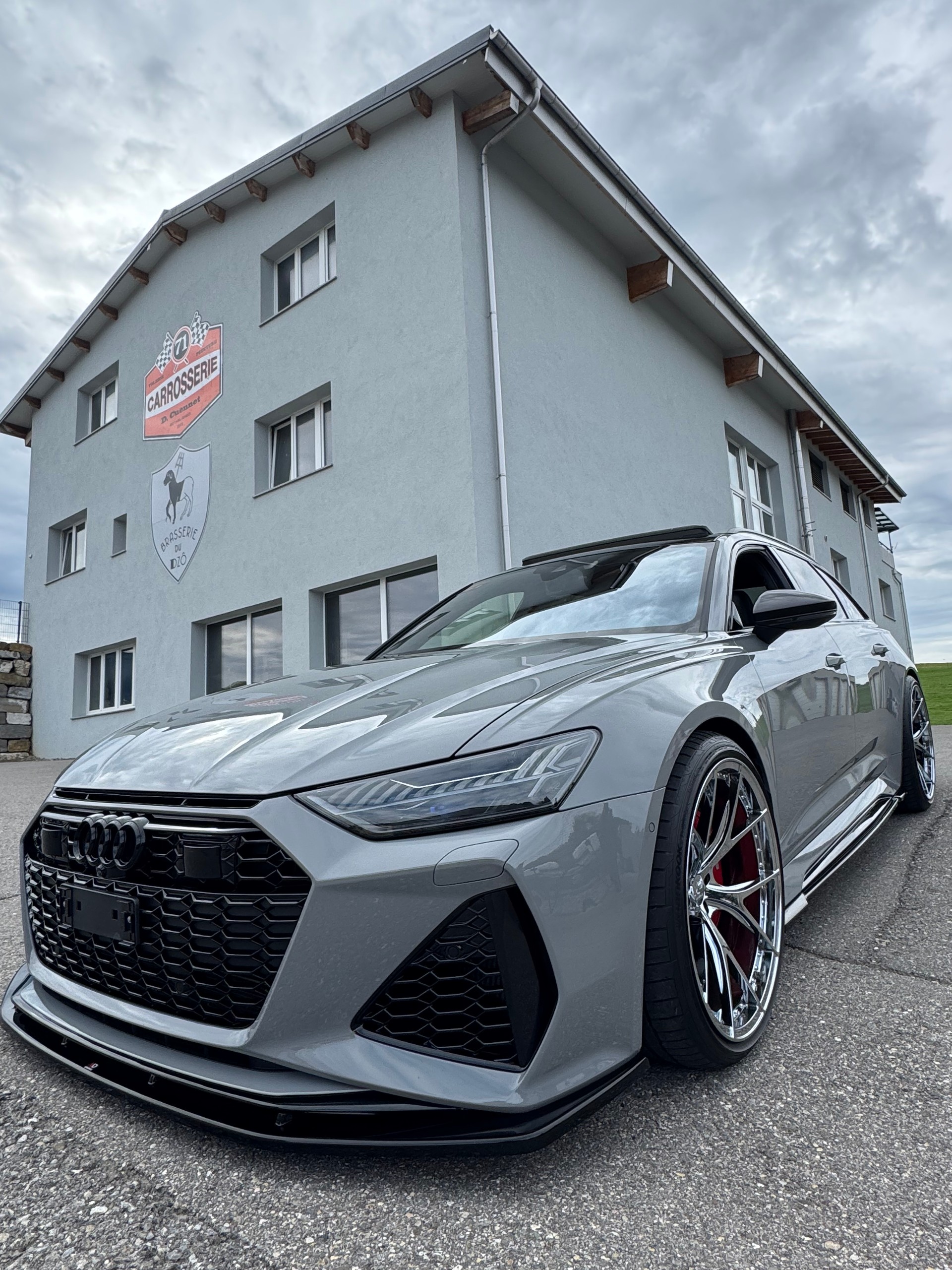 AUDI RS6 Avant 4.0 TFSI V8 quattro-image-4