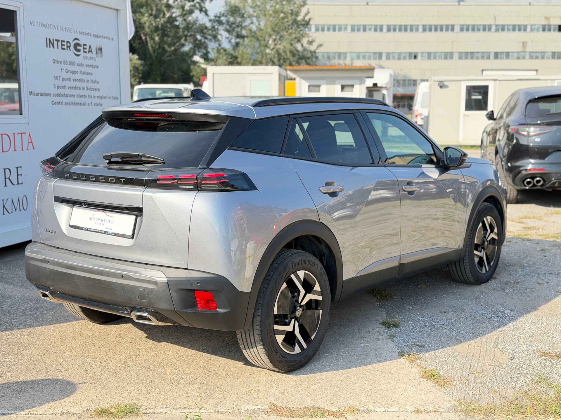 PEUGEOT 2008 1.2 PureTech Allure-image-4