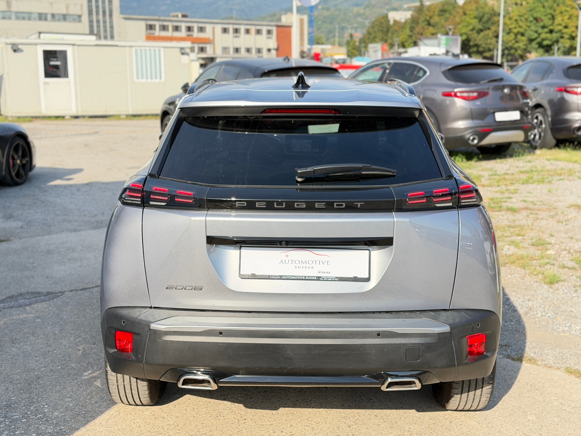 PEUGEOT 2008 1.2 PureTech Allure-image-6