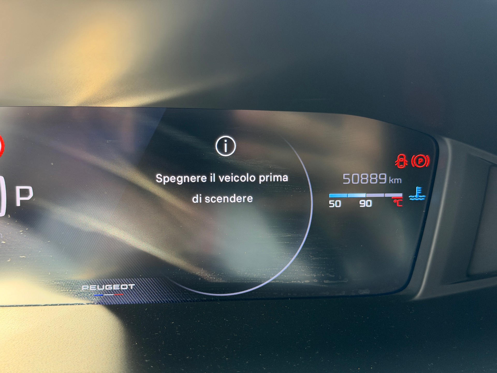 PEUGEOT 2008 1.2 PureTech Allure-image-9