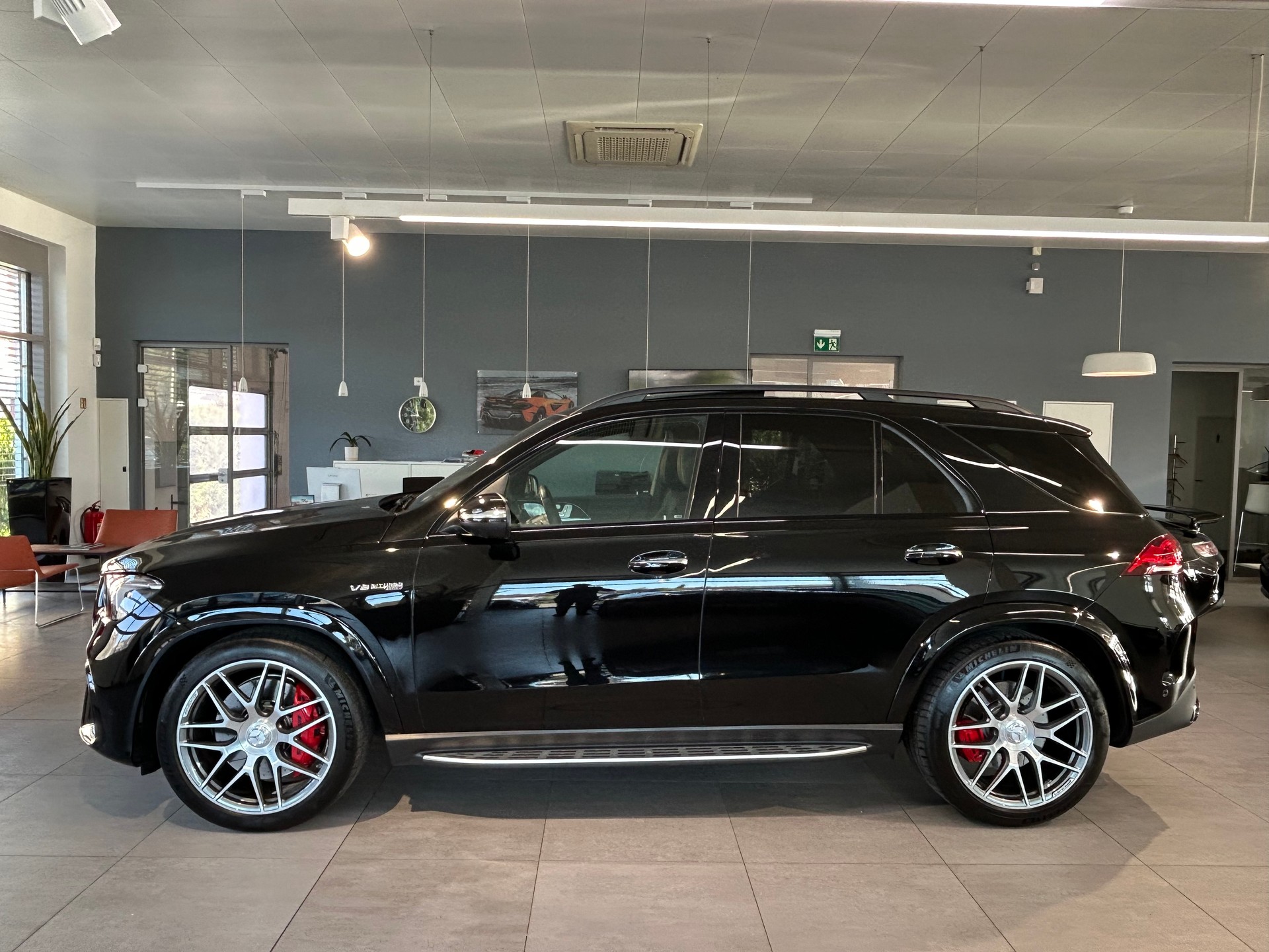MERCEDES-BENZ GLE 63 S AMG 4Matic+ 9G-Speedshift-showroom-element-3