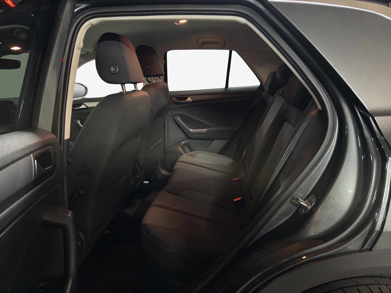VW T-Roc 1.5 TSI EVO Life DSG-image-11