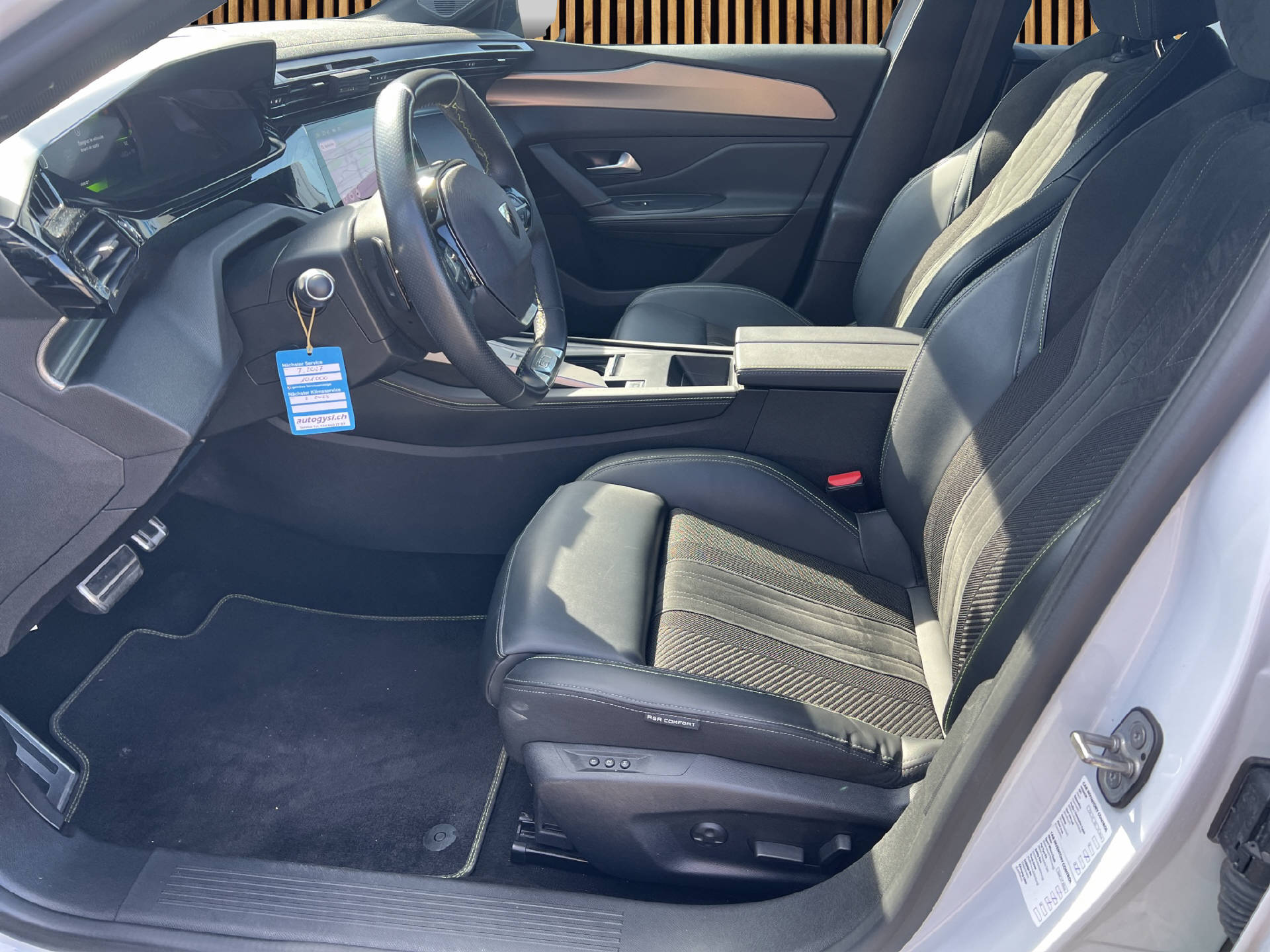 PEUGEOT 308 SW 1.2 PureTech GT-image-8