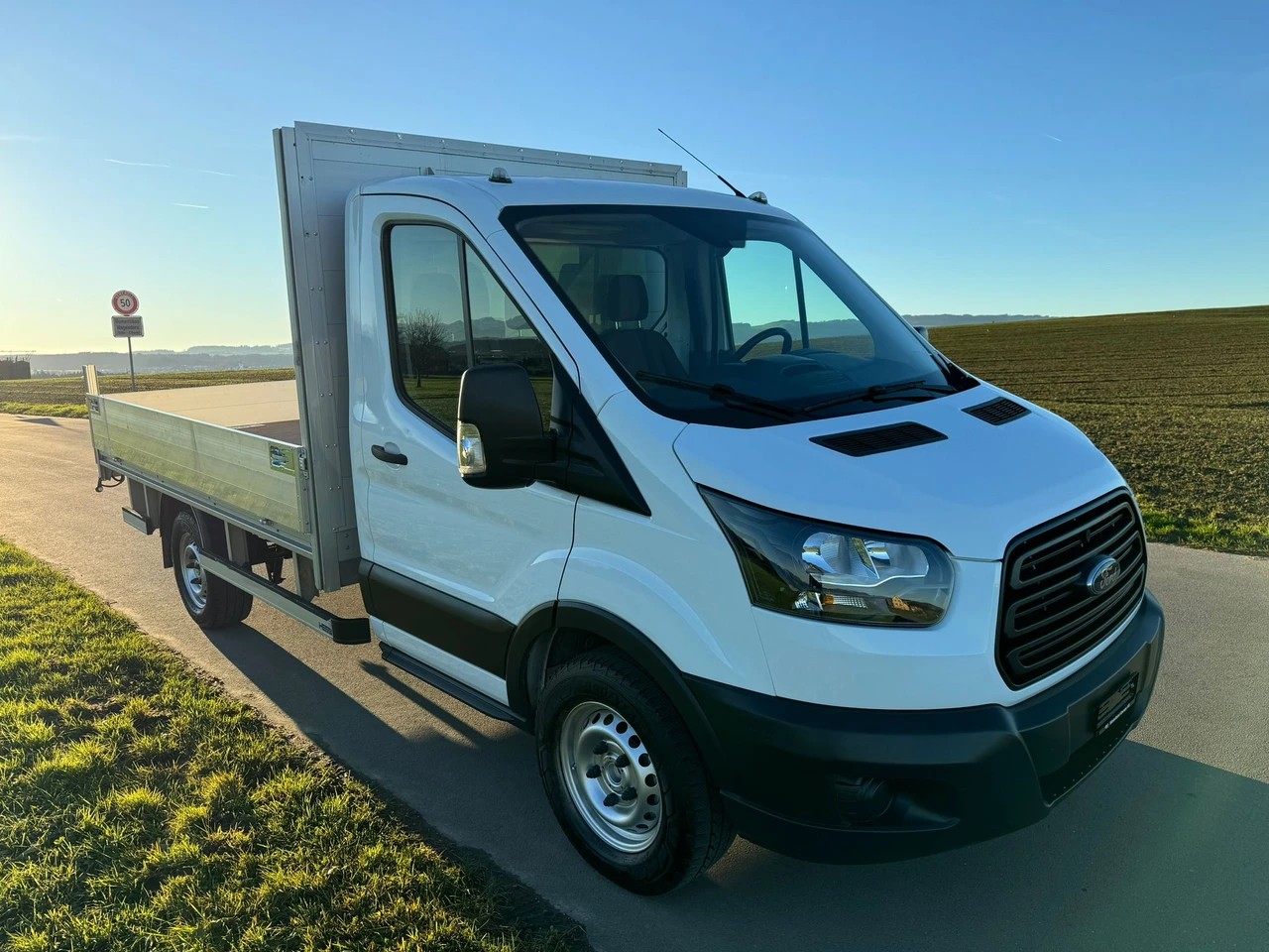 FORD Transit 350 L2 Ambiente 2.0 TDCi 130 Brücke-image-1