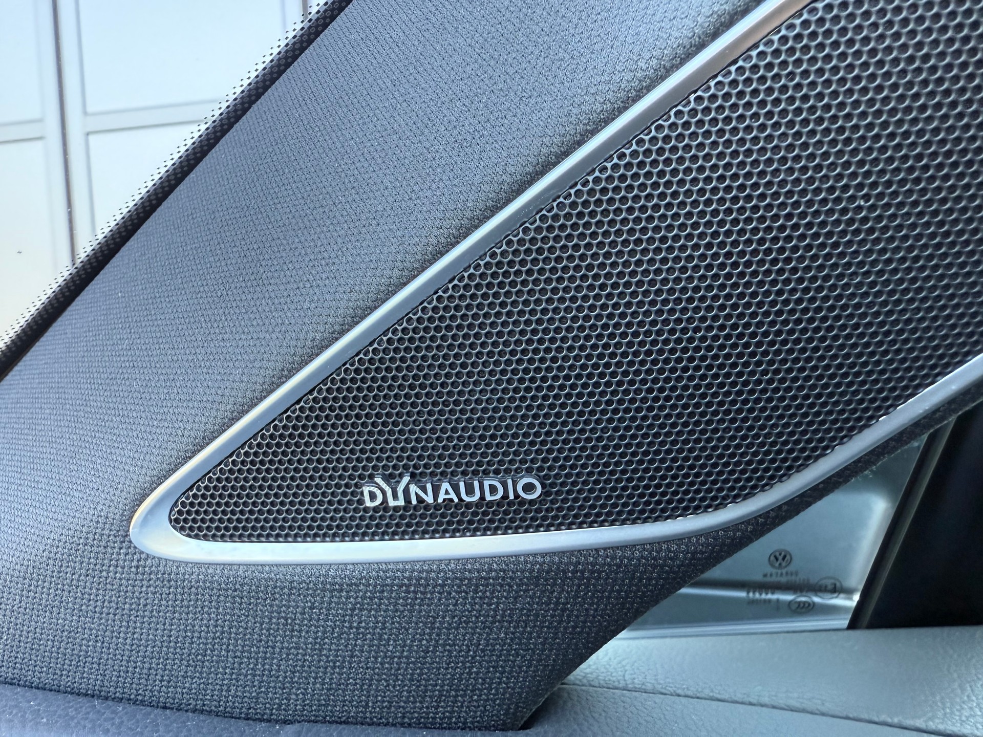 VW Touareg 3.0 TSI eHybrid R Tiptronic-image-12