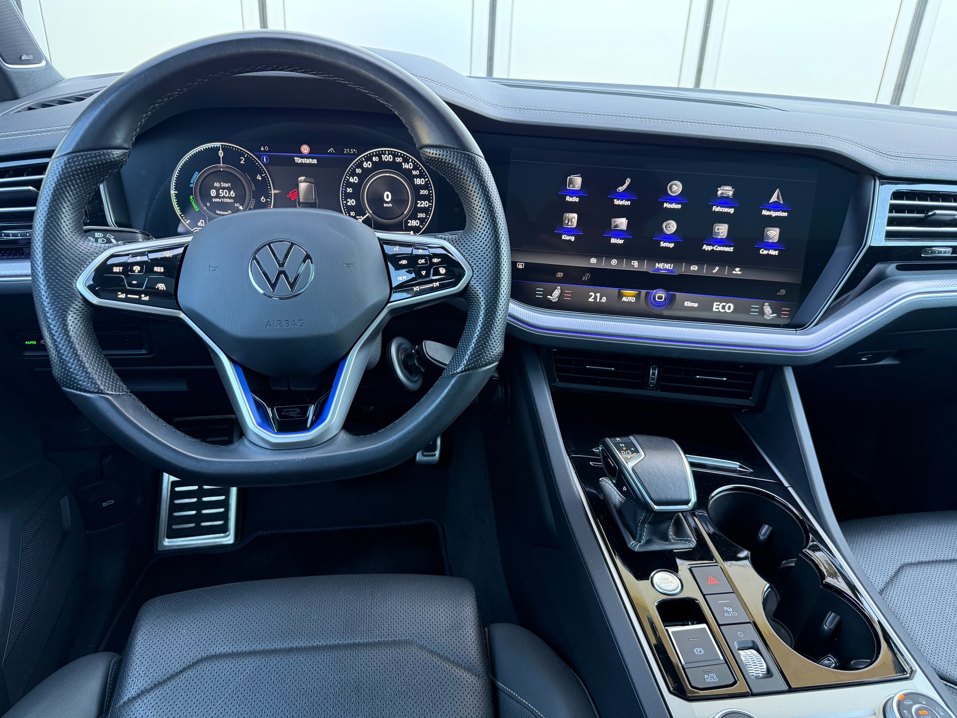 VW Touareg 3.0 TSI eHybrid R Tiptronic-image-6