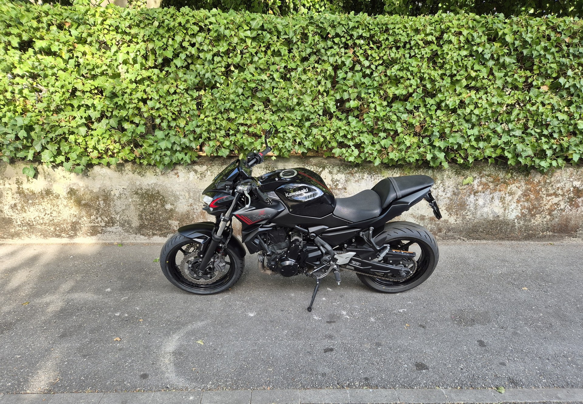 KAWASAKI Z 650 (35kW)-showroom-element-3