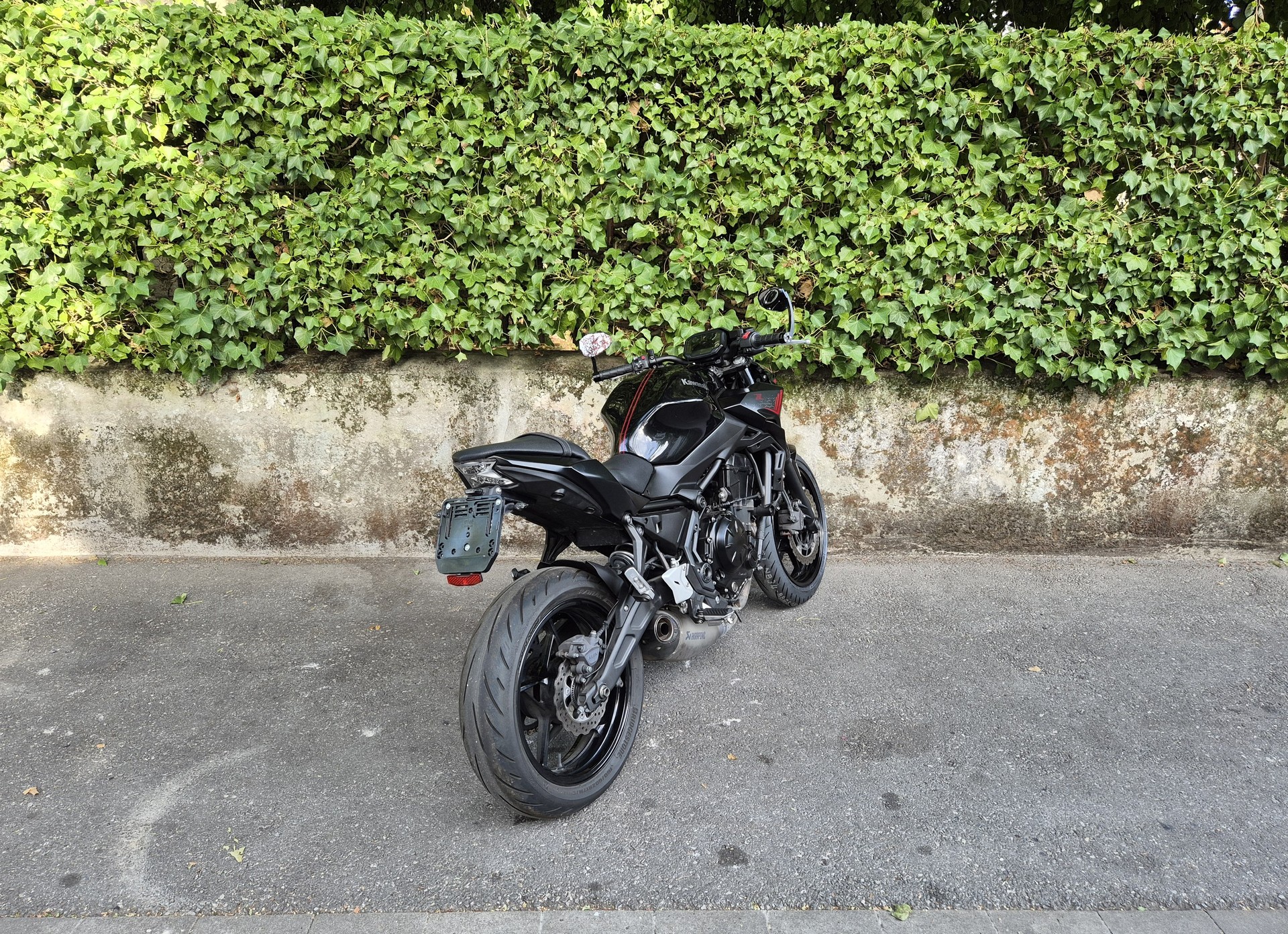 KAWASAKI Z 650 (35kW)-showroom-element-1