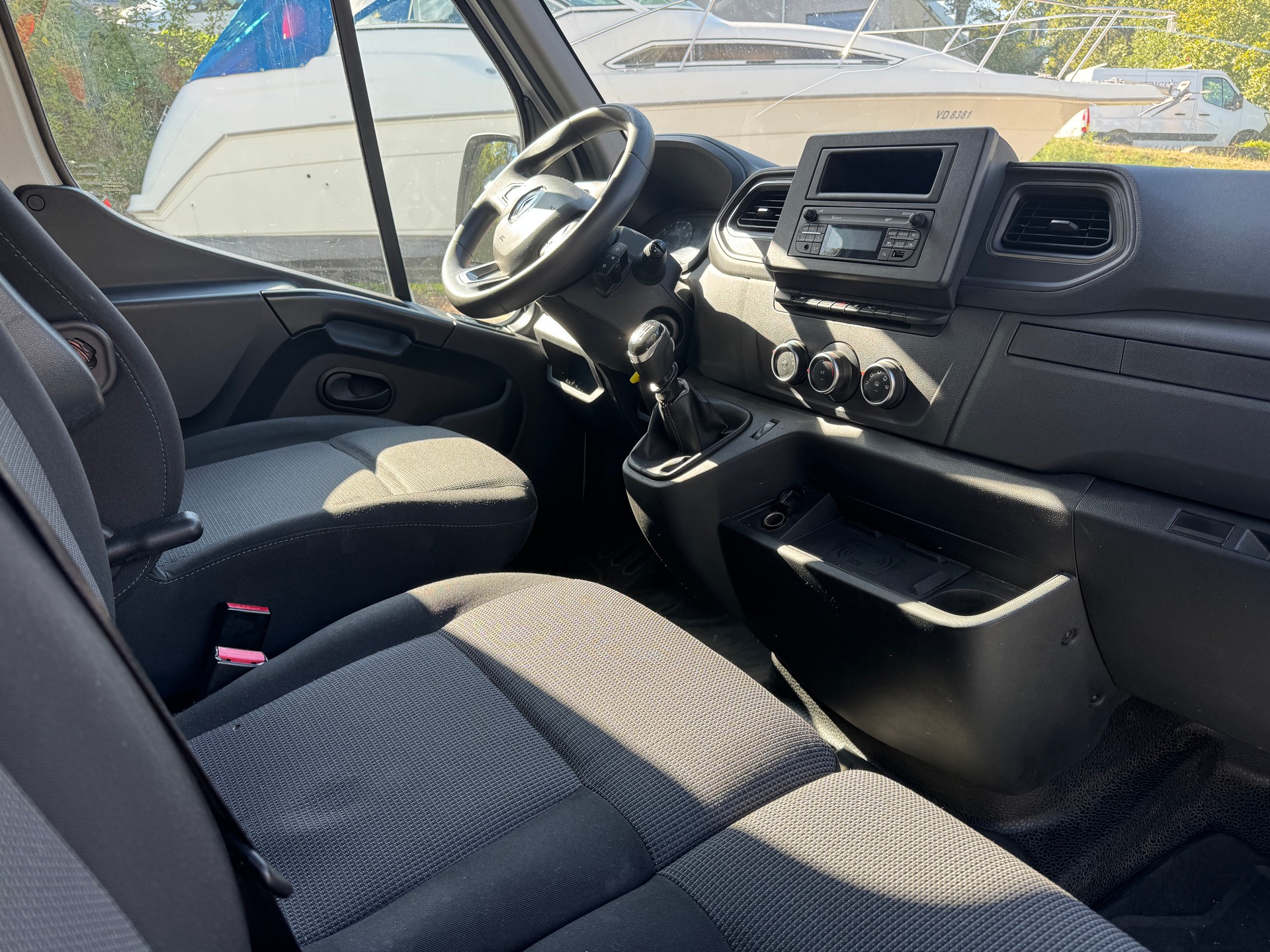 RENAULT Master T35 ENERGY 2.3dCi 150 L3H2-image-3