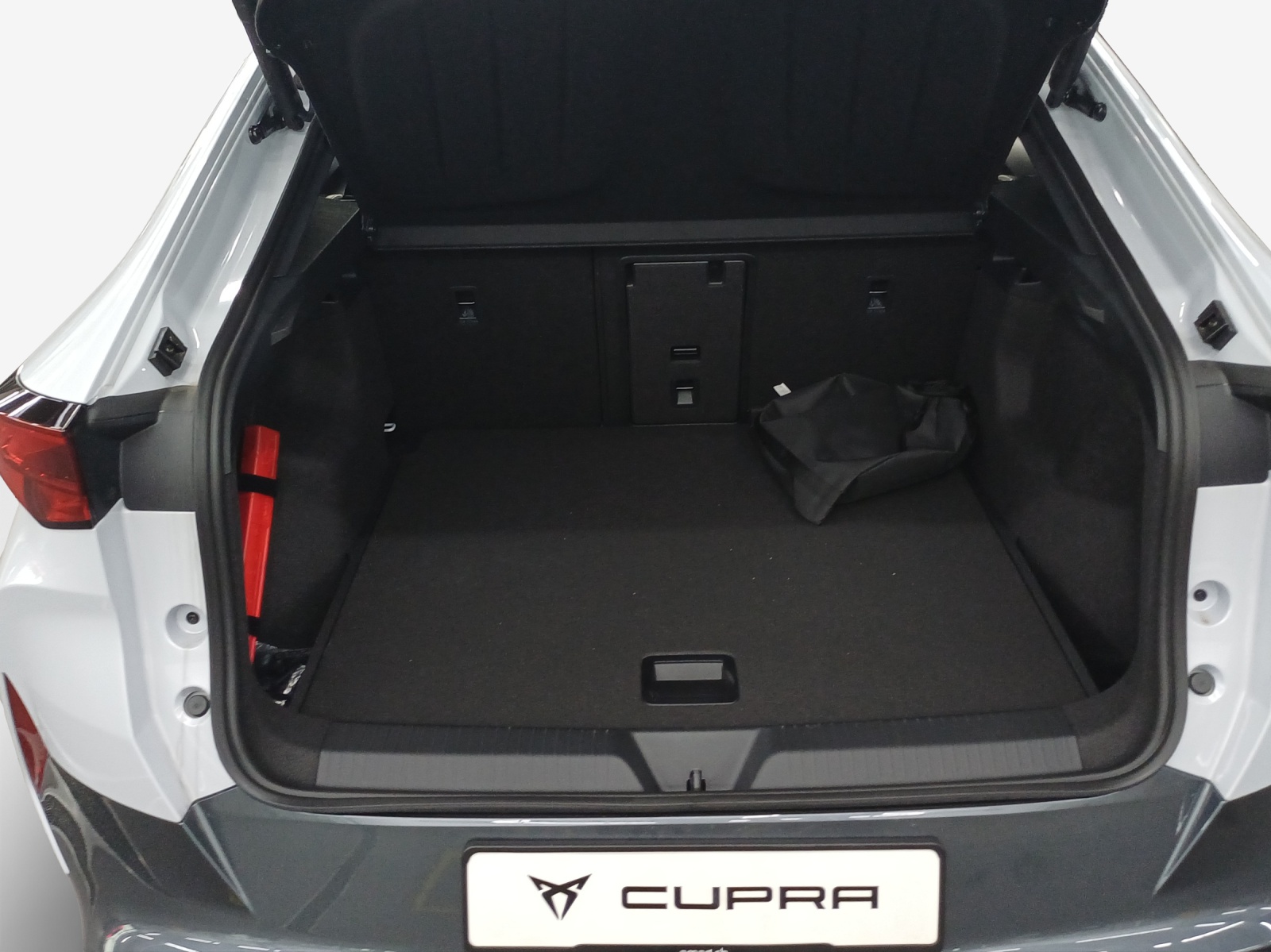 CUPRA Tavascan Type 9 77 kWh Adrenaline-image-12
