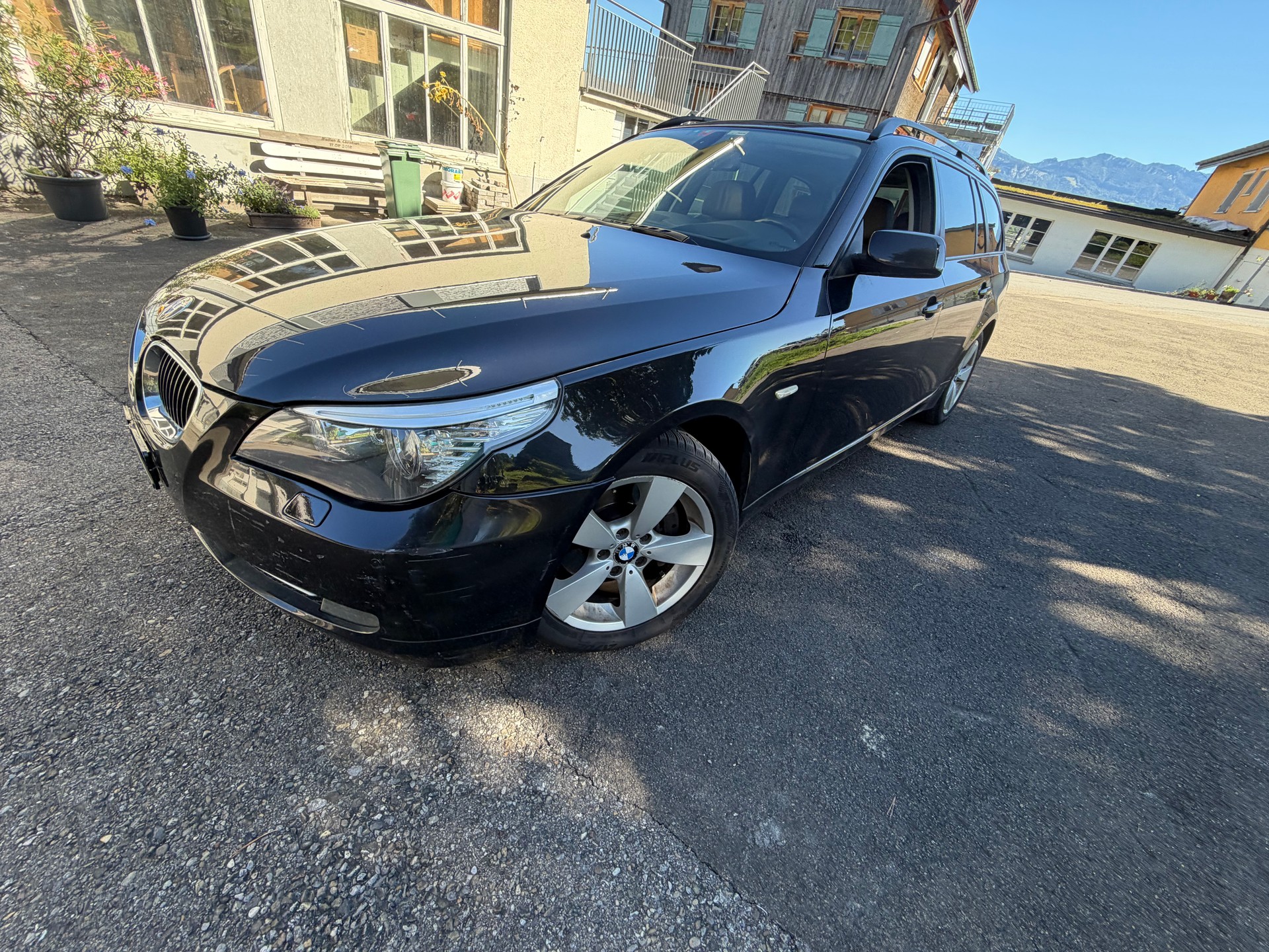 BMW 530xd Touring-image-2