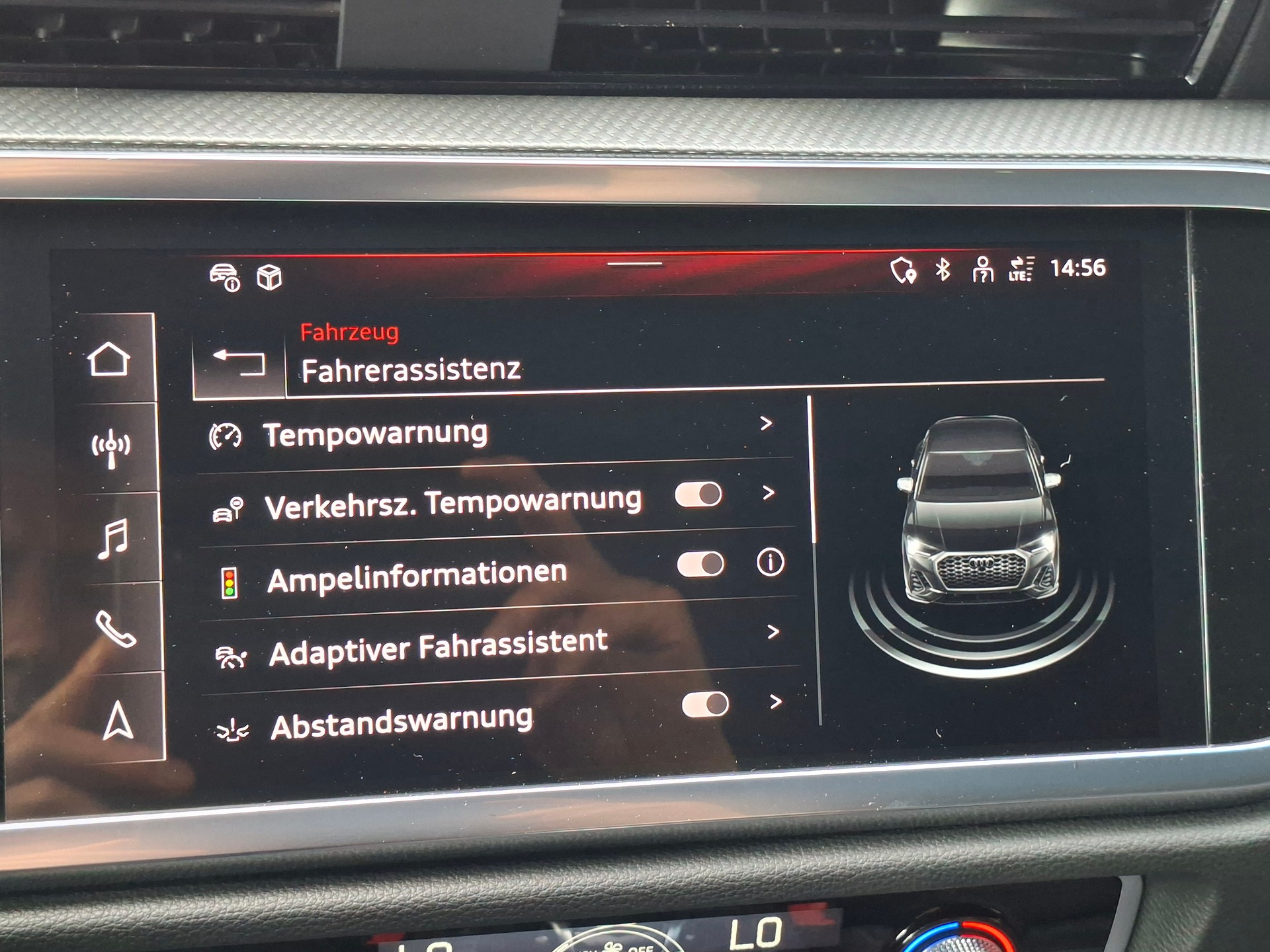 AUDI Q3 Sportback 35 TFSI Attraction S-tronic *Anhängerkupplung+Servicepaket*-image-12