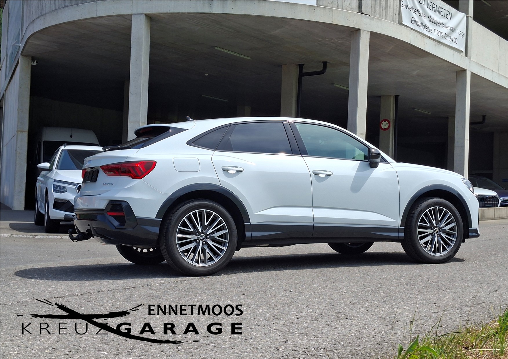 AUDI Q3 Sportback 35 TFSI Attraction S-tronic *Anhängerkupplung+Servicepaket*-image-4