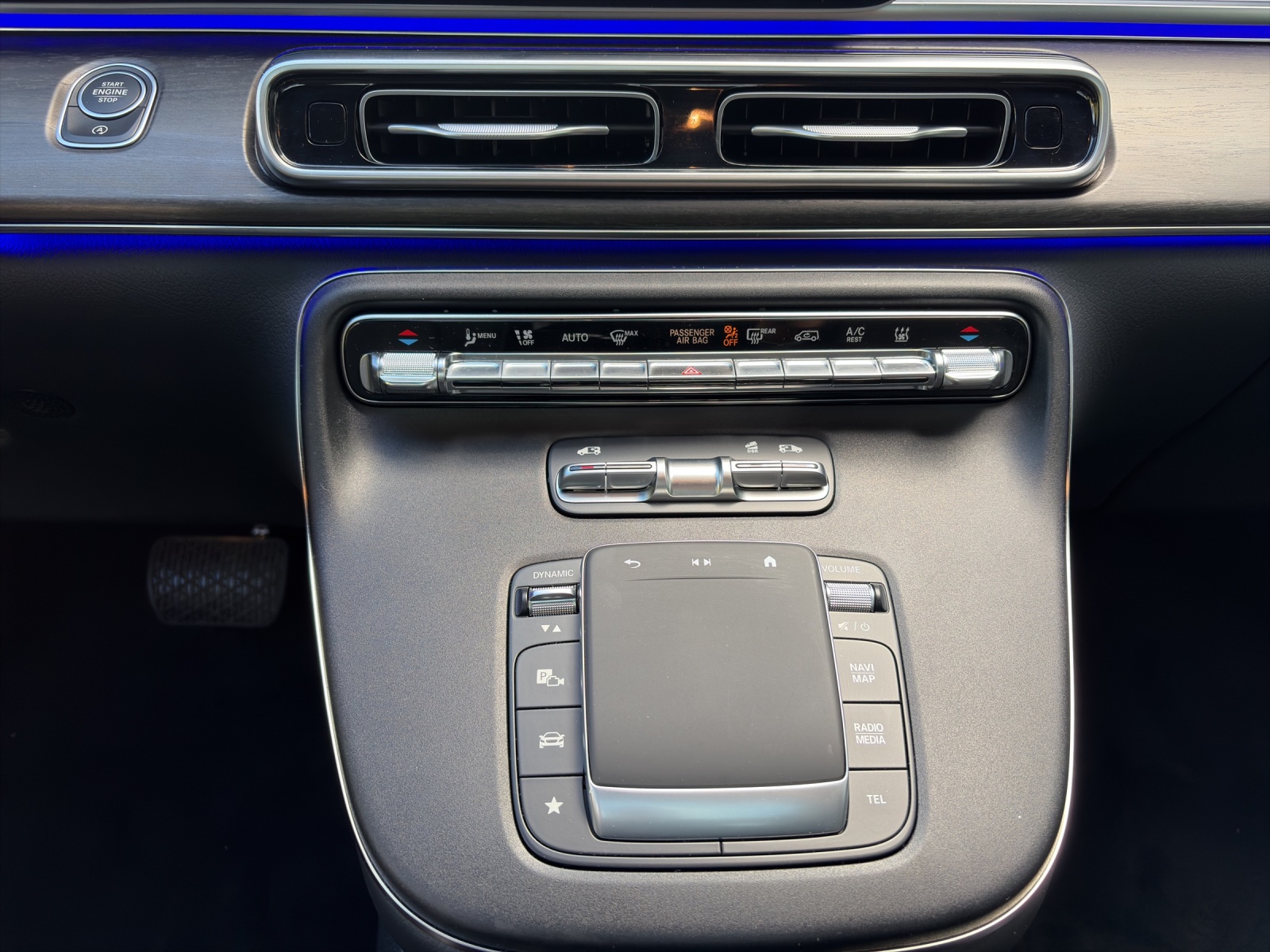 MERCEDES-BENZ V 300 d lang Avantgarde 4Matic 9G-Tronic-image-9