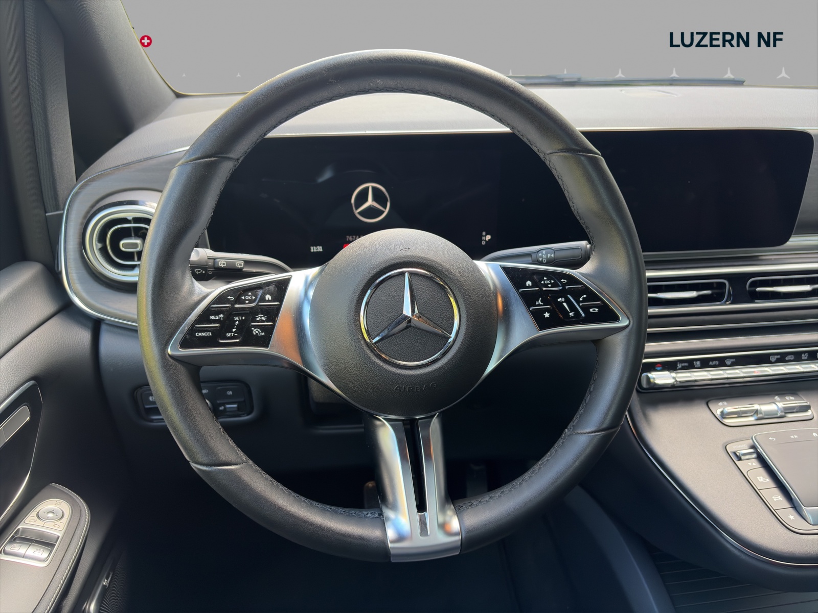 MERCEDES-BENZ V 300 d lang Avantgarde 4Matic 9G-Tronic-image-7