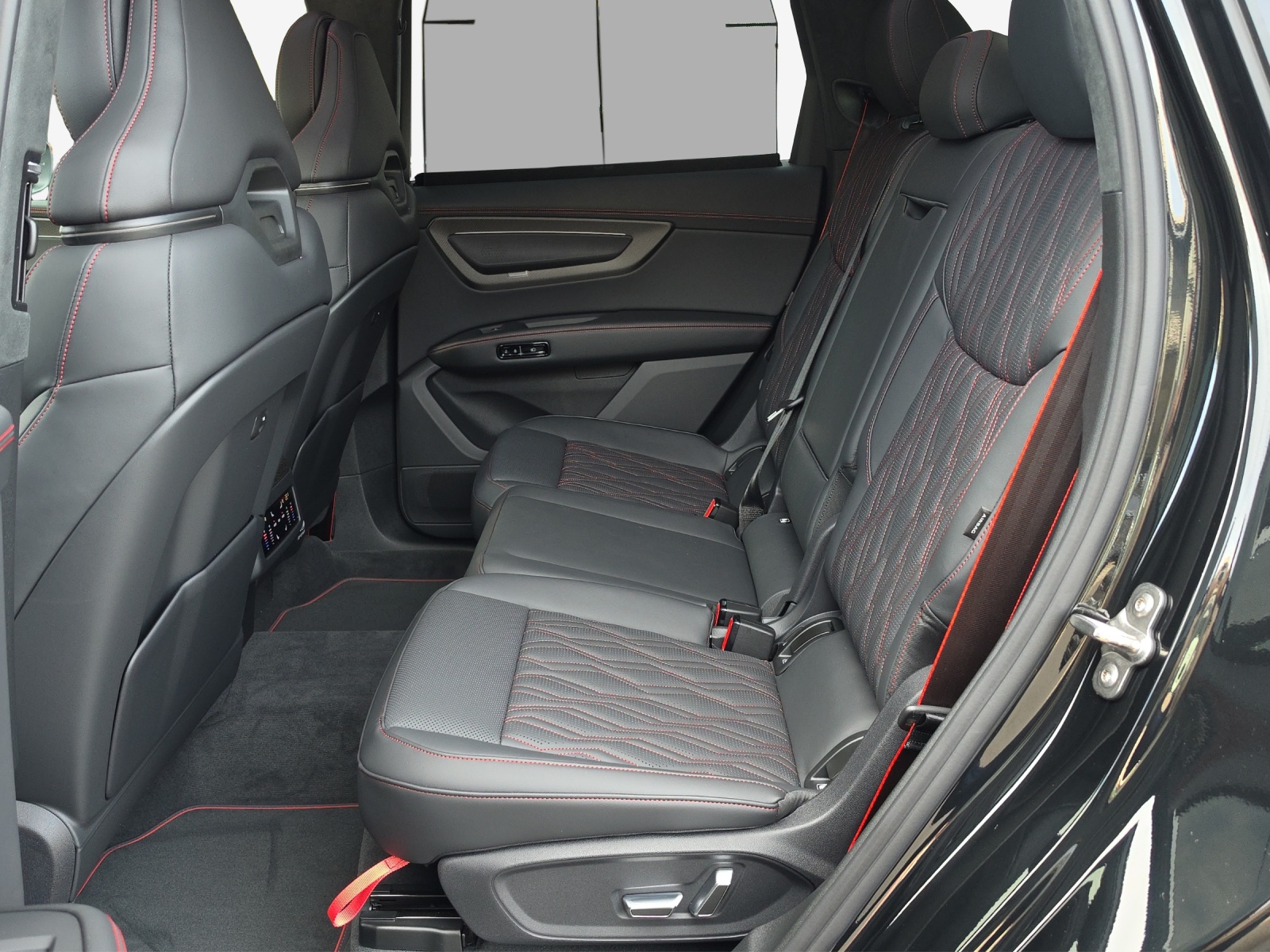 AUDI Q7 SUV TDI quattro 220 kW-image-11