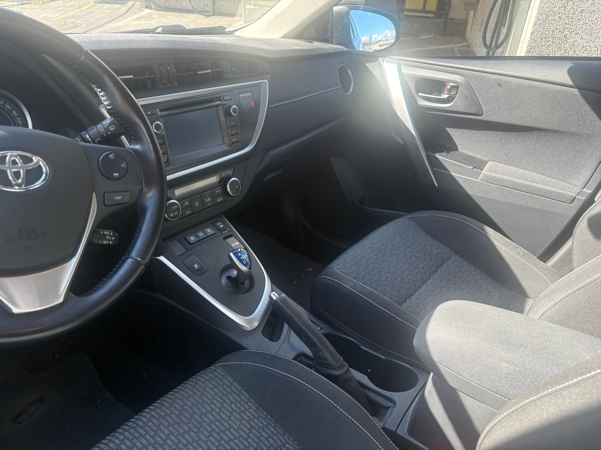 TOYOTA Auris Touring Sports 1.8 16V HSD Linea Trend-image-9