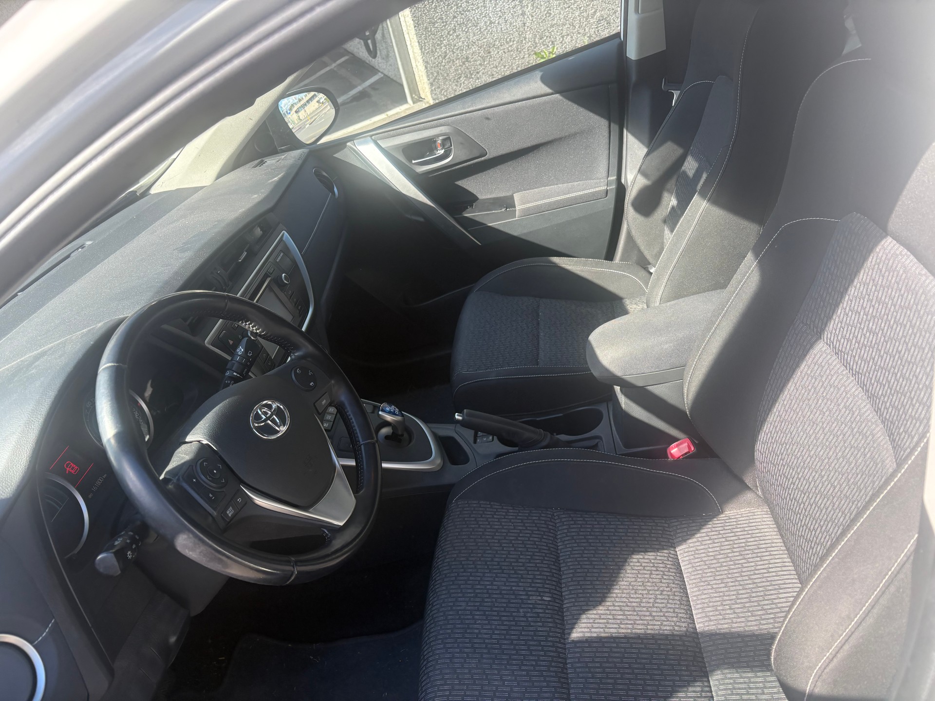 TOYOTA Auris Touring Sports 1.8 16V HSD Linea Trend-image-3