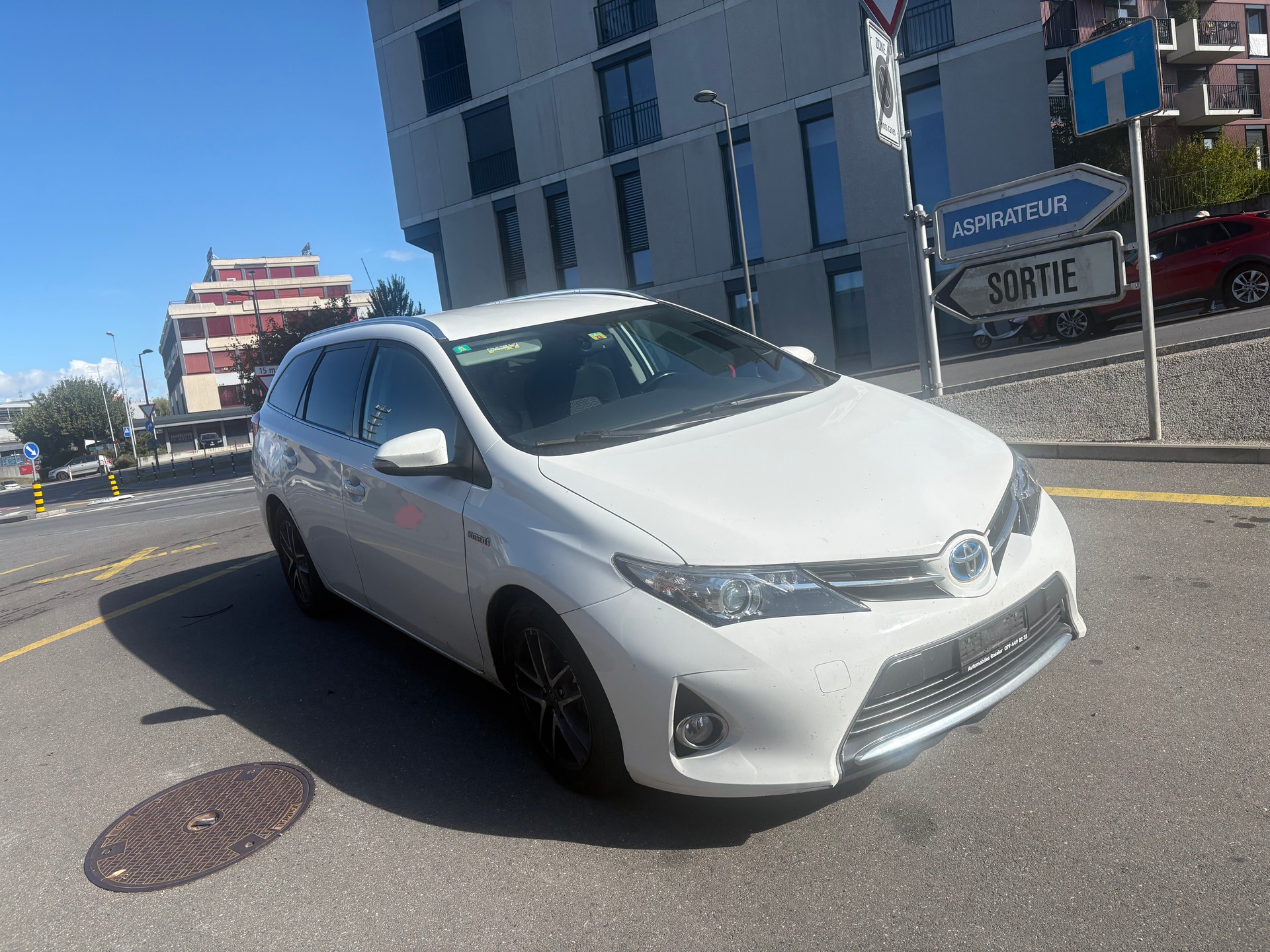 TOYOTA Auris Touring Sports 1.8 16V HSD Linea Trend-image-0