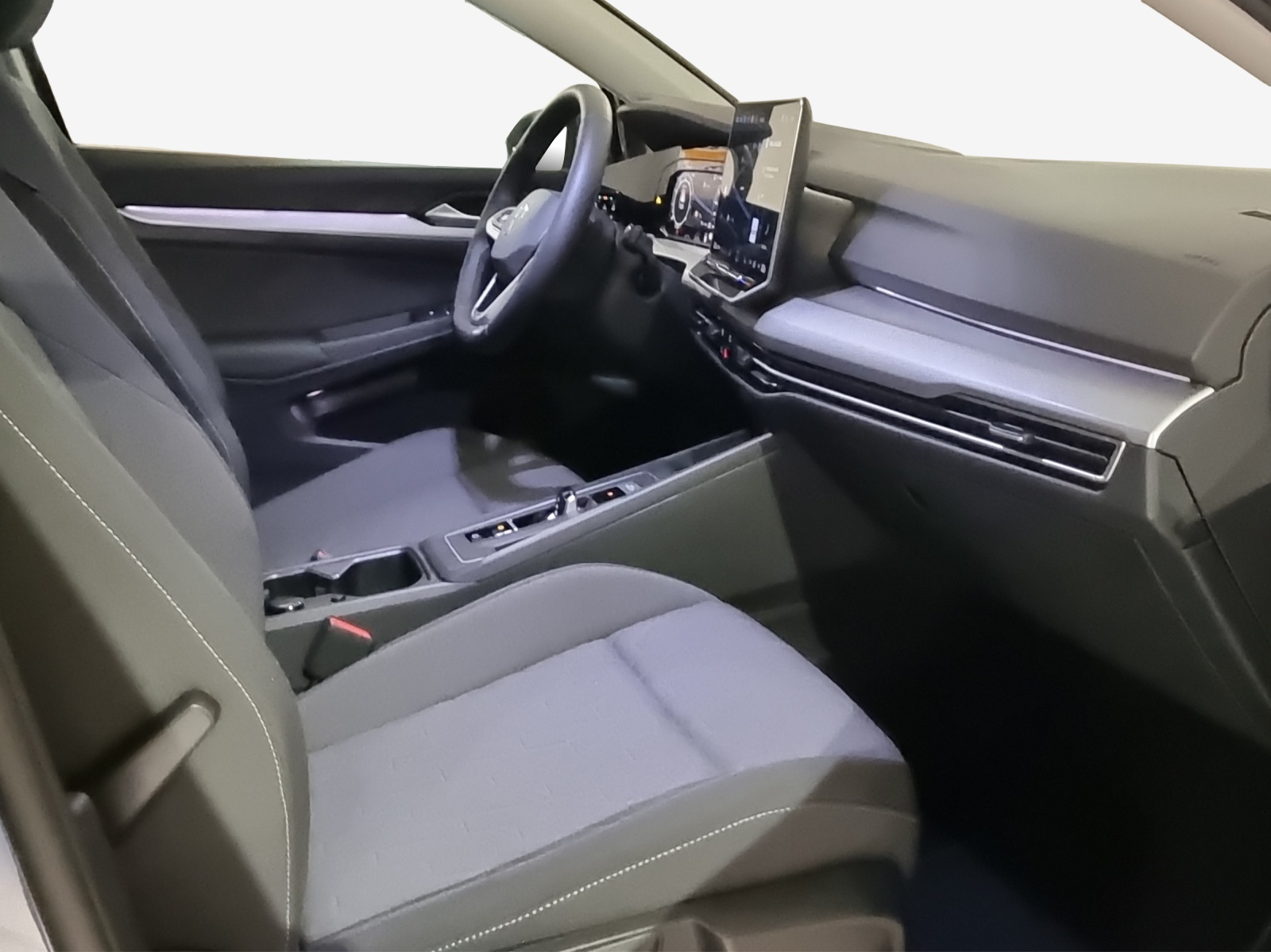 VW Golf 1.5 e TSI mHEV United DSG-image-15