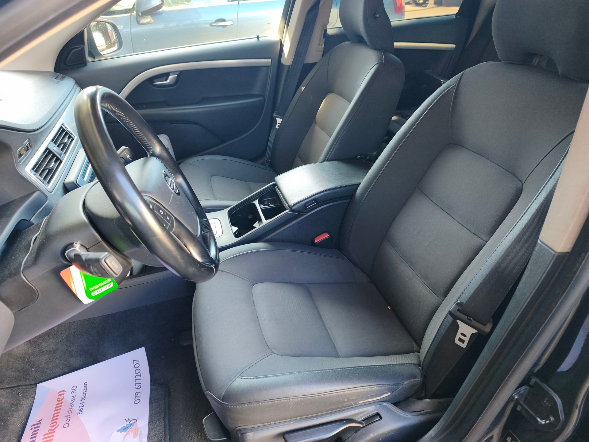 VOLVO V70 D3 Summum Geartronic-image-9