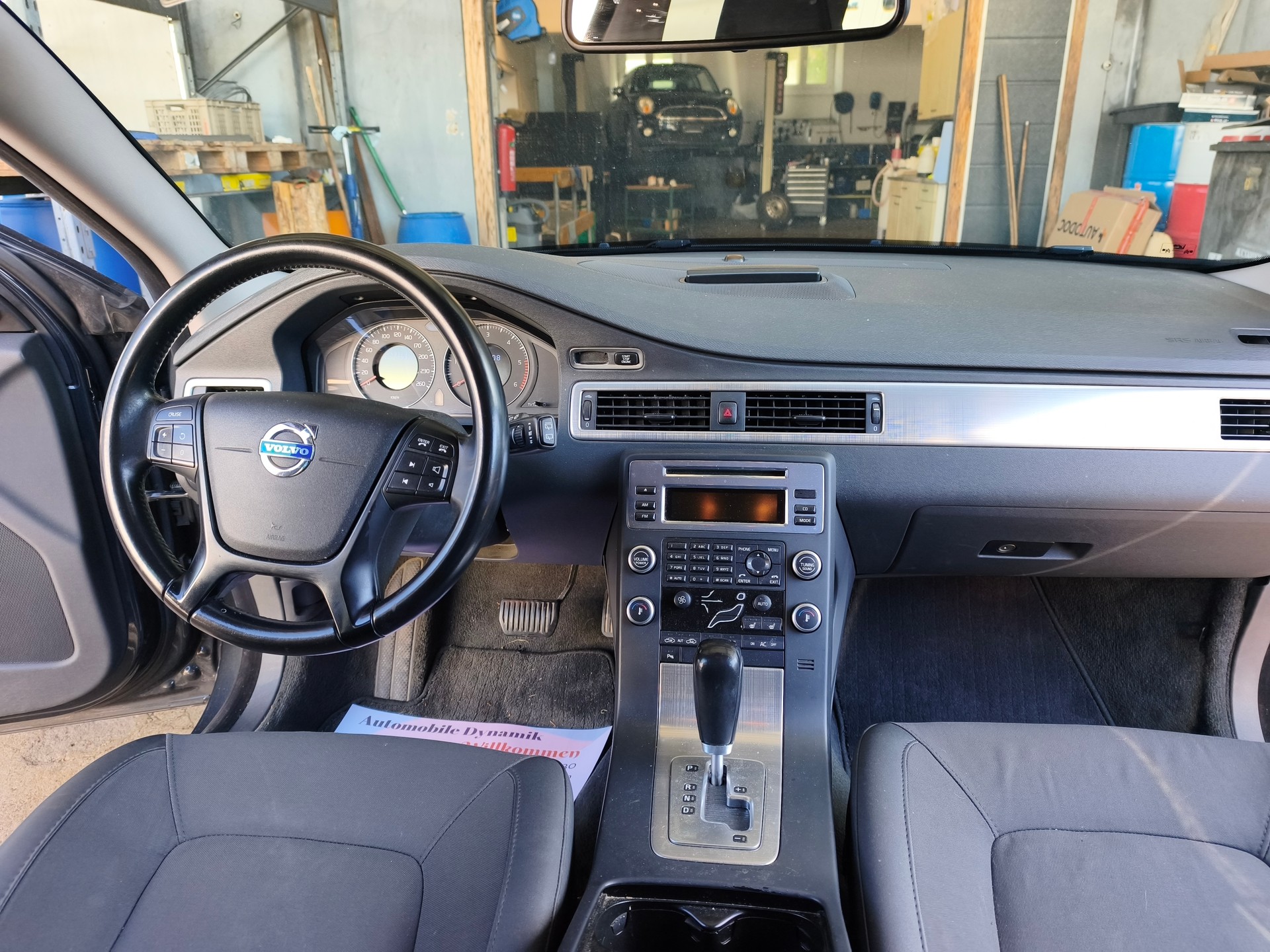 VOLVO V70 D3 Summum Geartronic-image-7