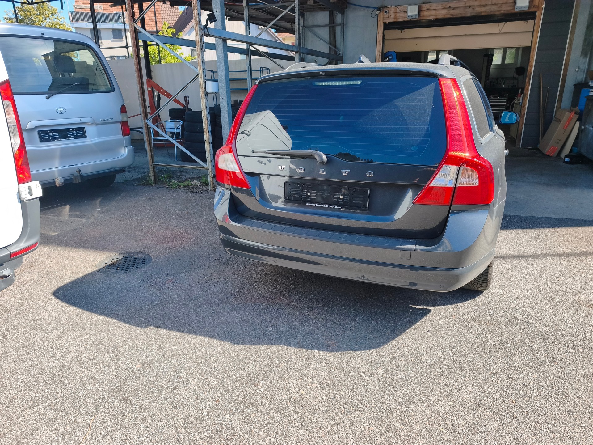 VOLVO V70 D3 Summum Geartronic-image-3