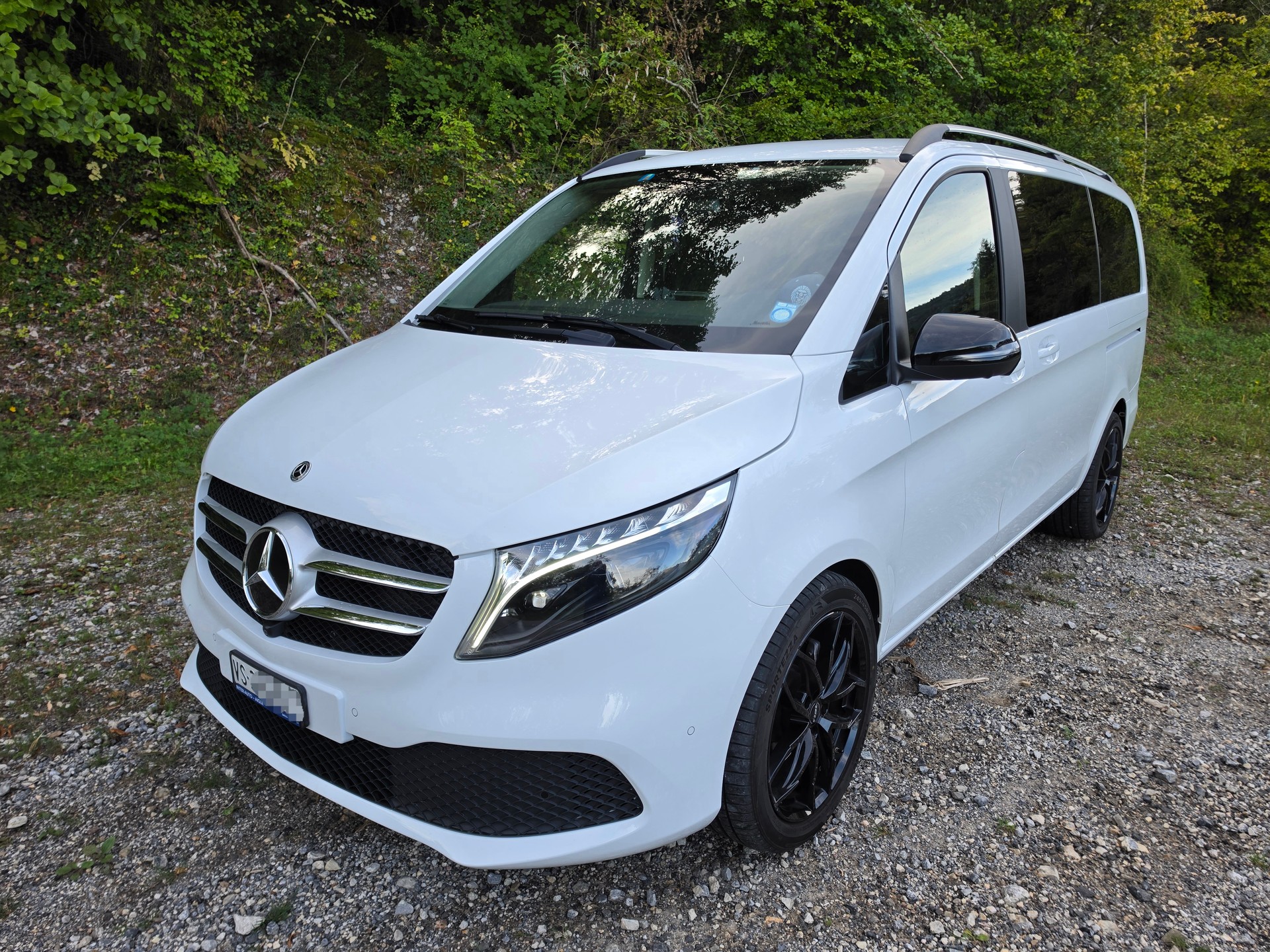 MERCEDES-BENZ V 250 d Trend lang-image-0