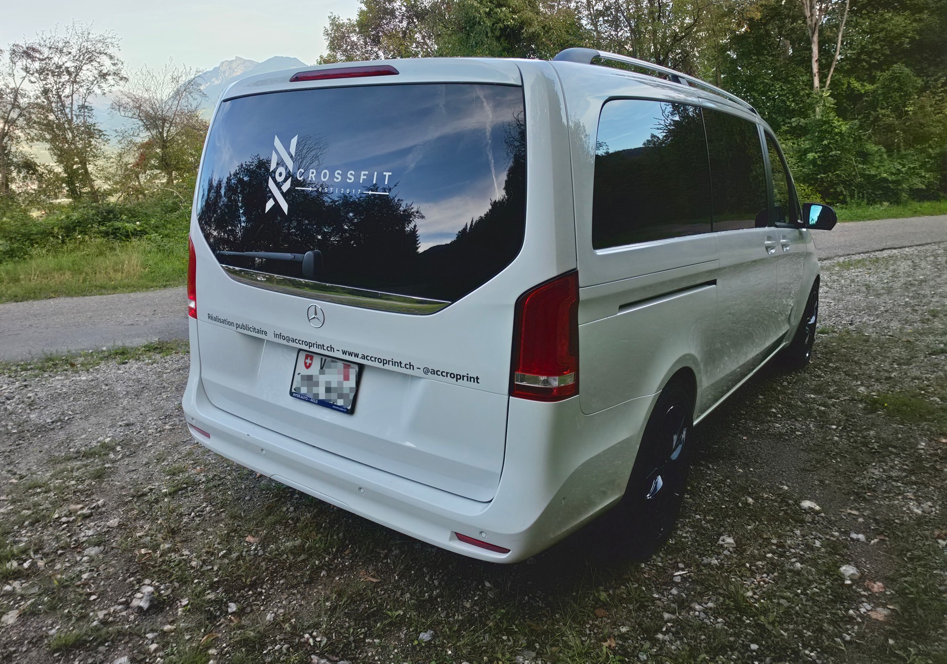 MERCEDES-BENZ V 250 d Trend lang-image-3