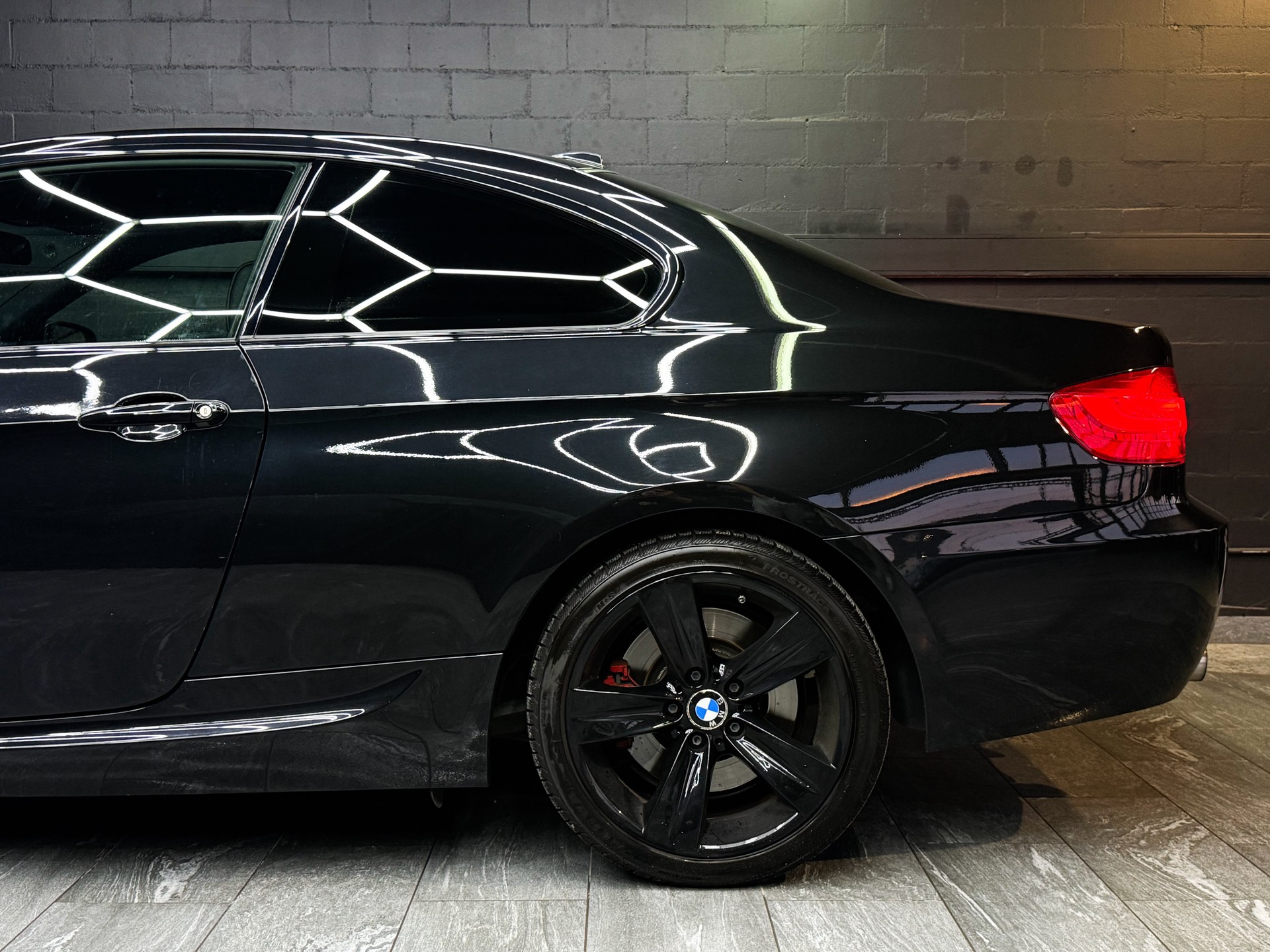 BMW 335i xDrive Coupé Steptronic-image-5