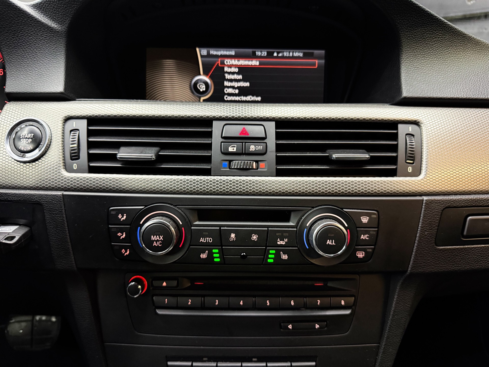 BMW 335i xDrive Coupé Steptronic-image-13