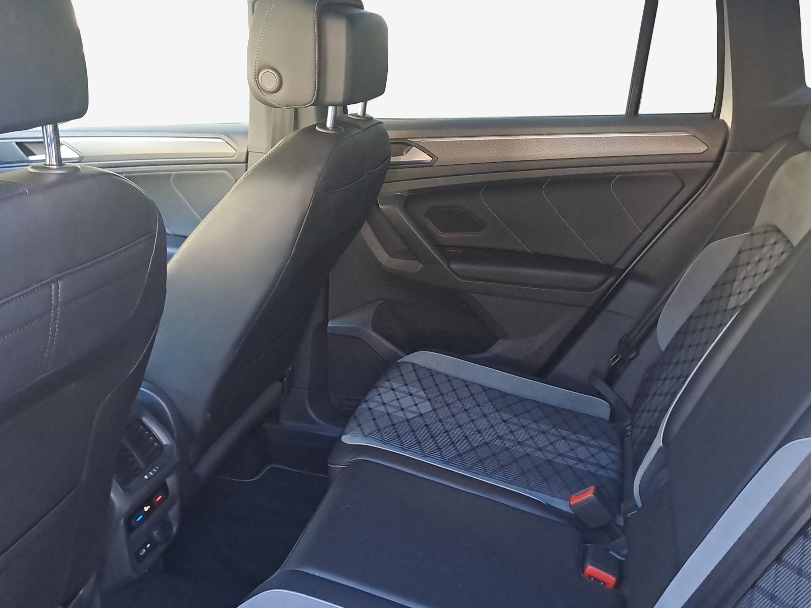 VW Tiguan 1.4TSI PHEV Selection DSG-image-11