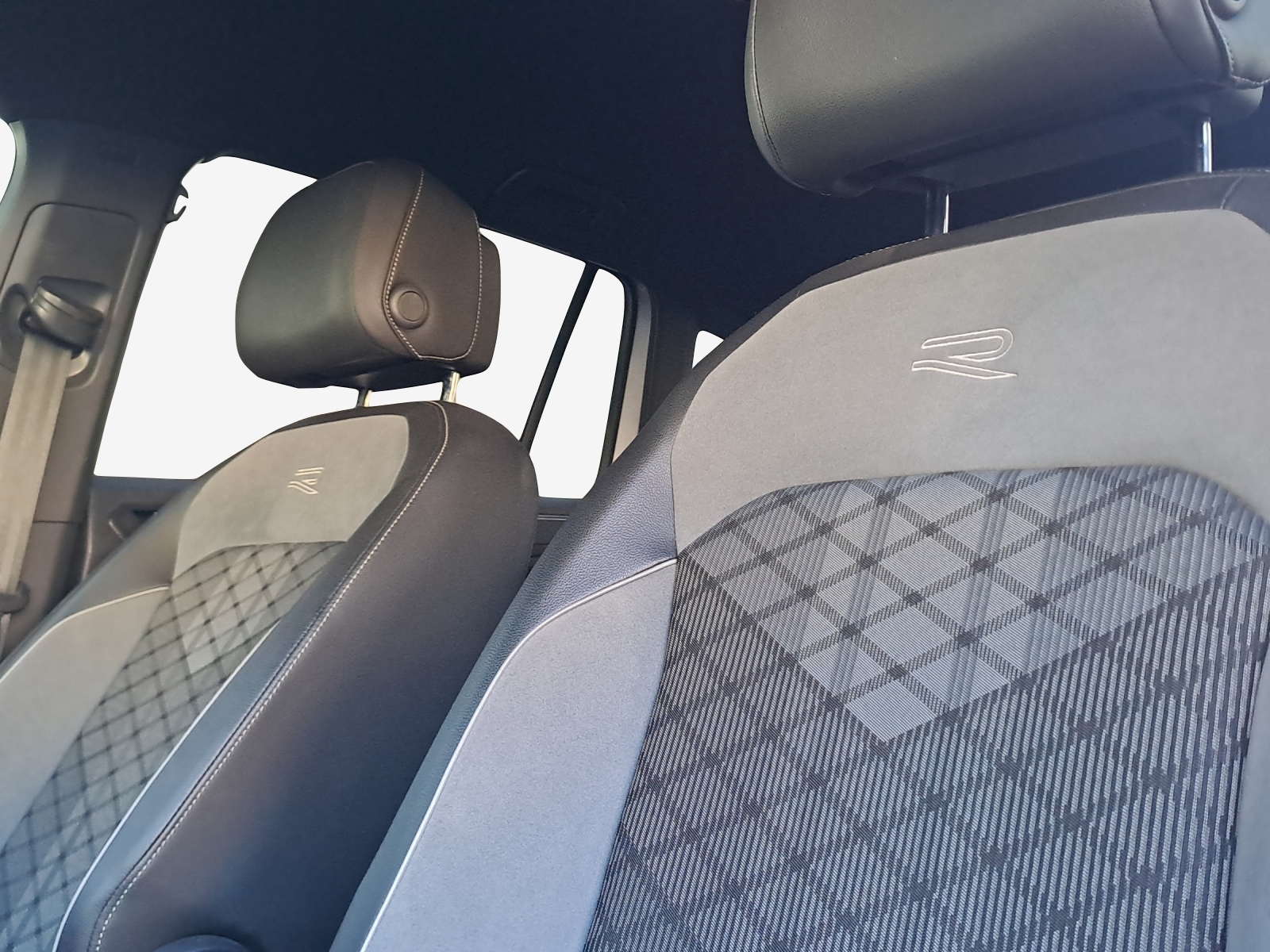 VW Tiguan 1.4TSI PHEV Selection DSG-image-14