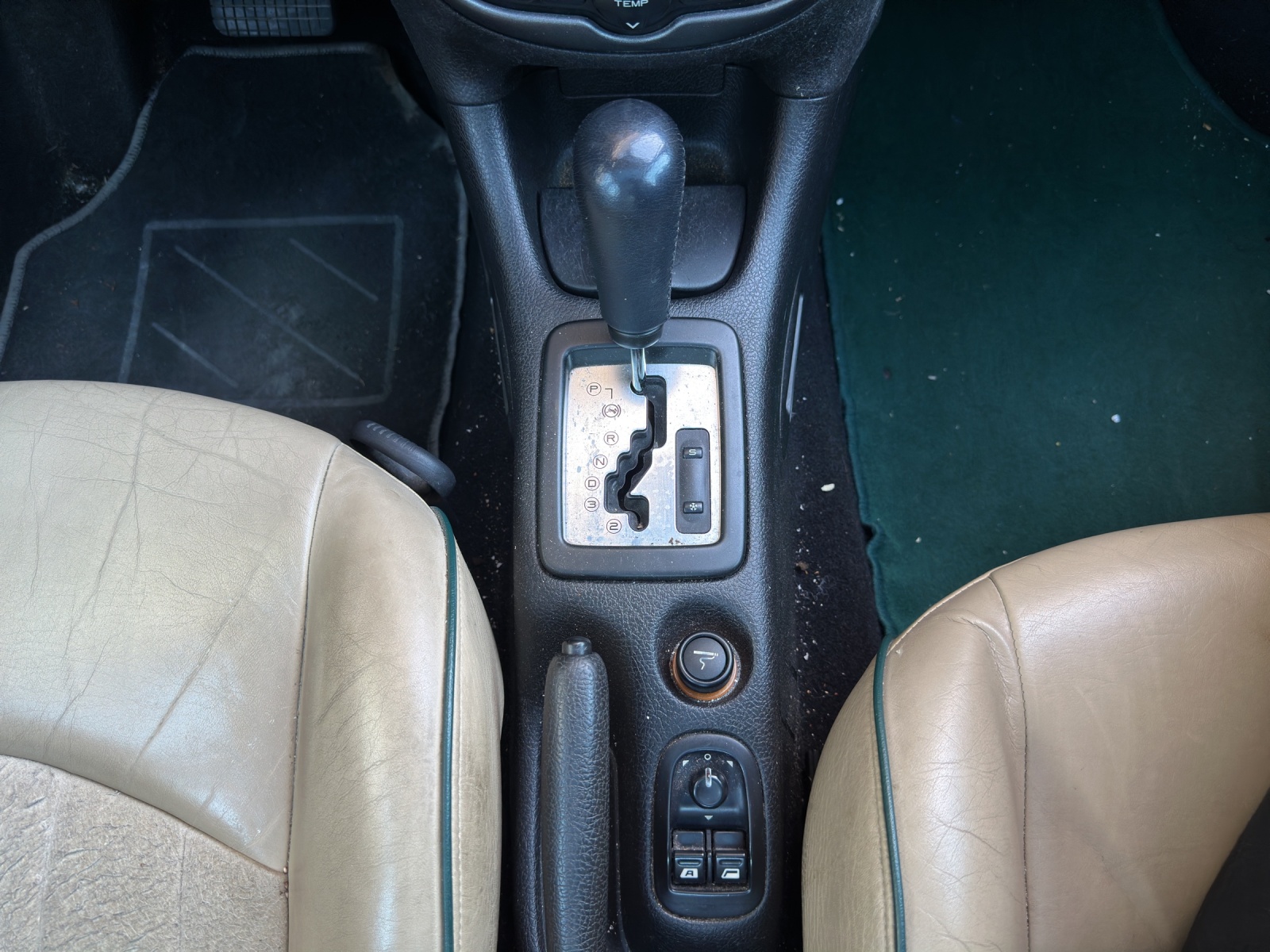 PEUGEOT 206 1.6 16V Roland Garros-image-13