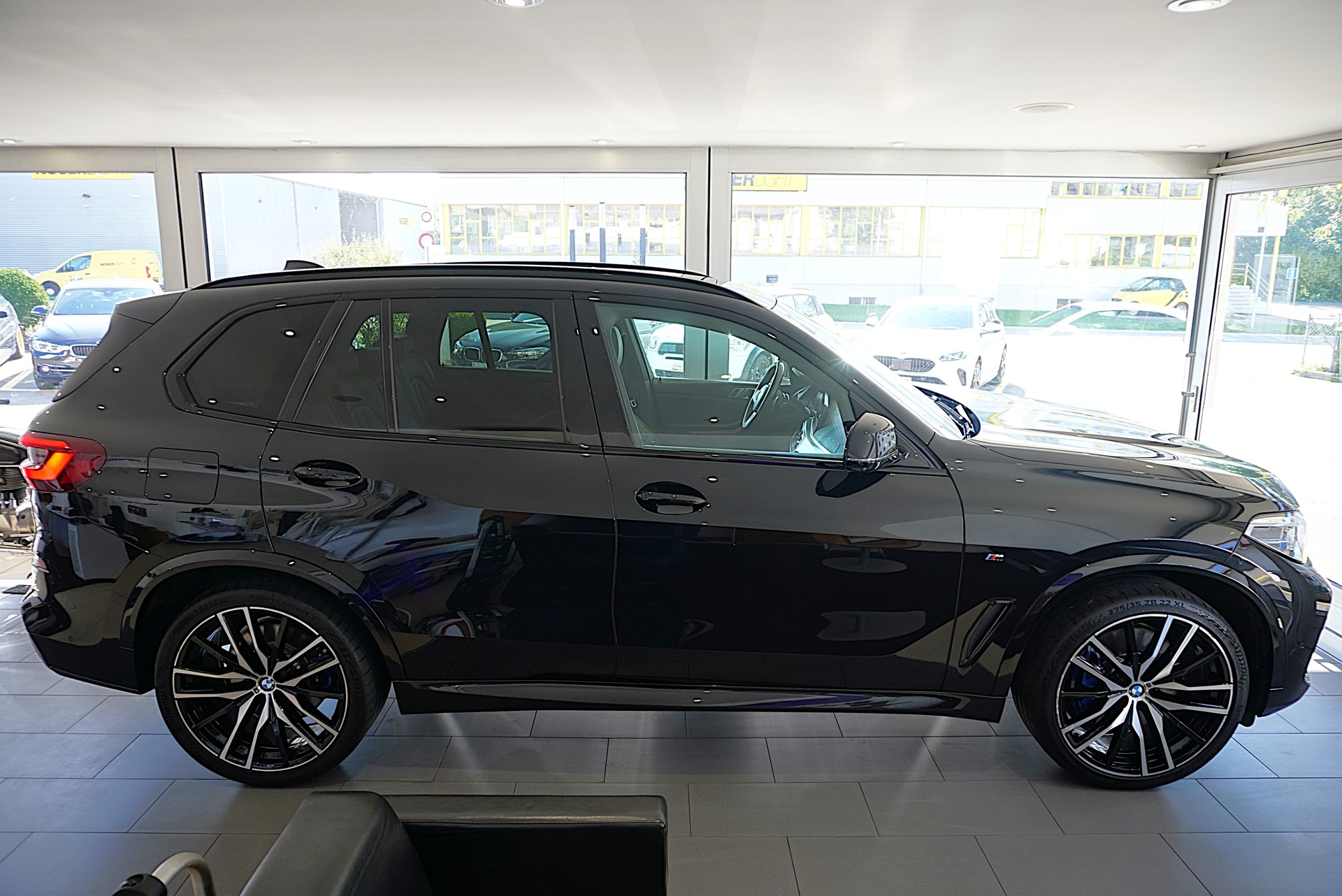 BMW X5 xDrive 48V 40d M Sport Steptronic-showroom-element-3