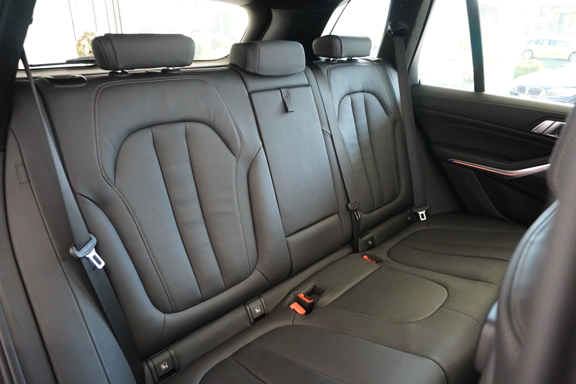BMW X5 xDrive 48V 40d M Sport Steptronic-image-14