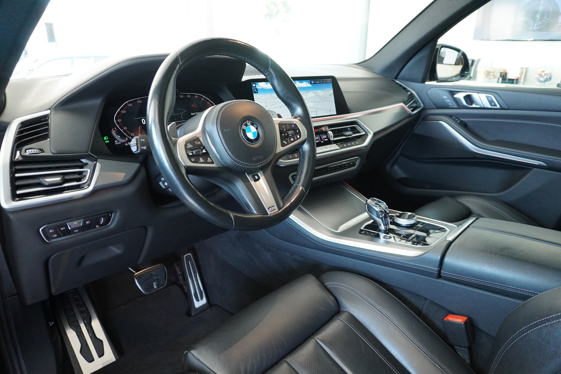 BMW X5 xDrive 48V 40d M Sport Steptronic-image-12