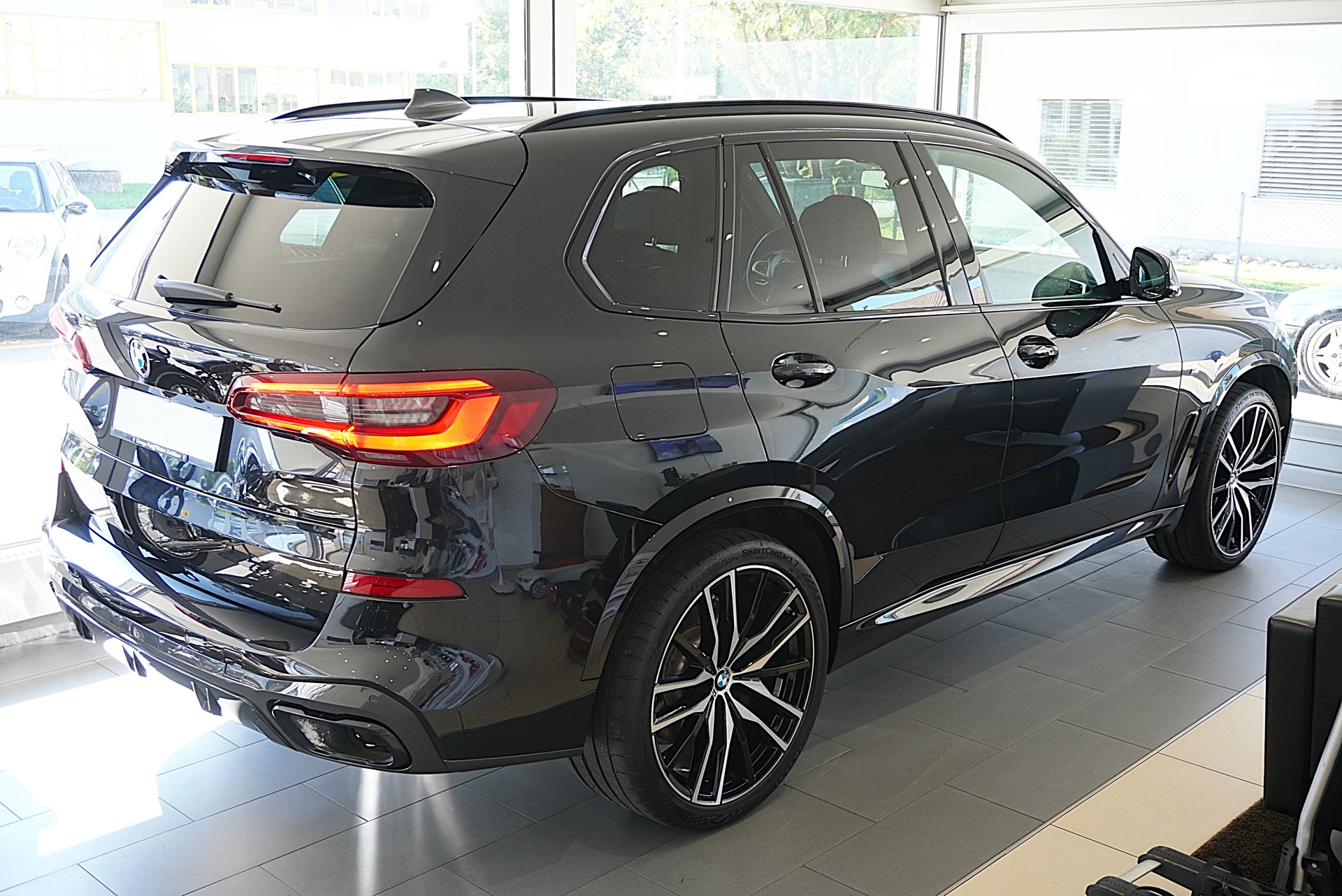 BMW X5 xDrive 48V 40d M Sport Steptronic-image-4