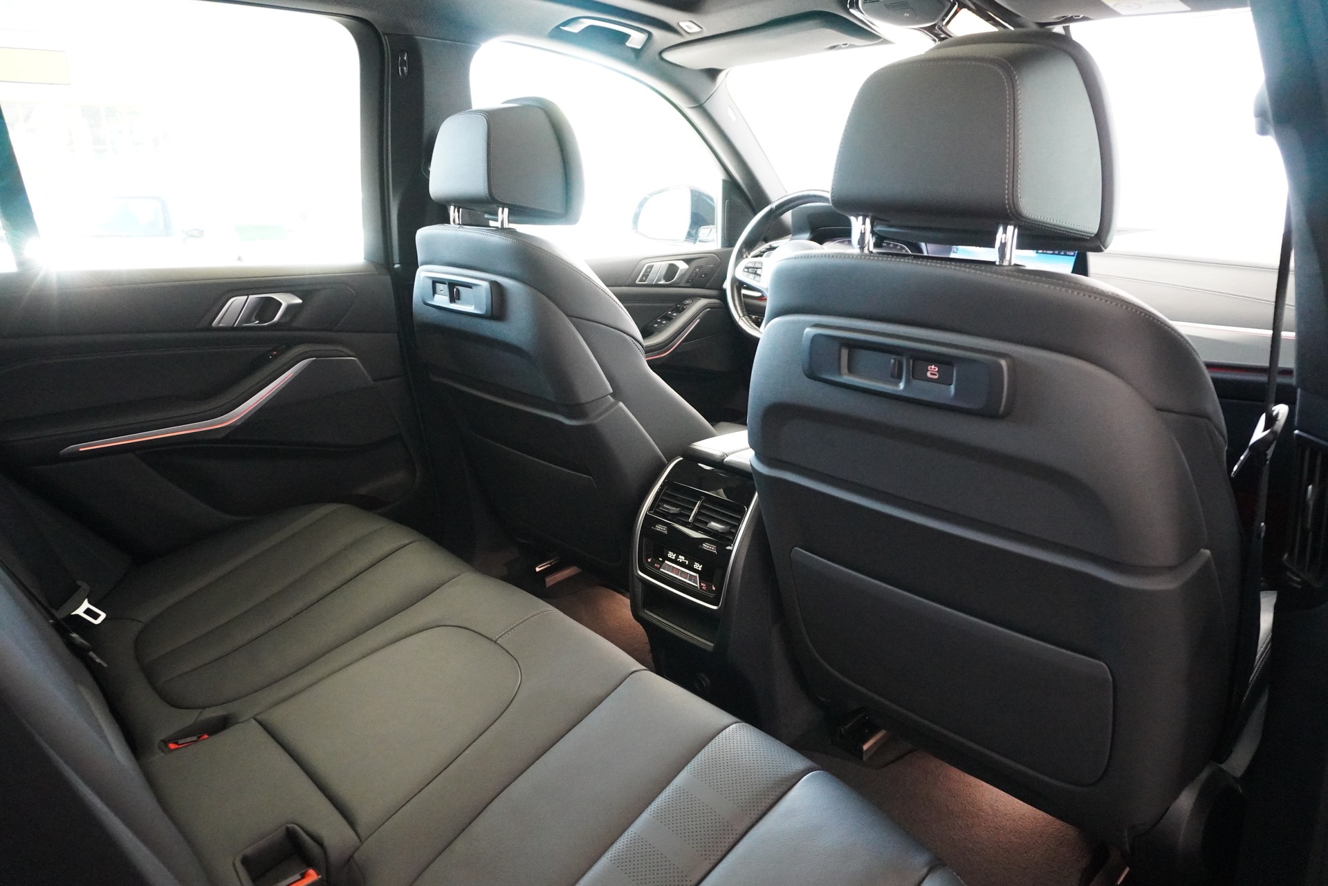 BMW X5 xDrive 48V 40d M Sport Steptronic-image-16