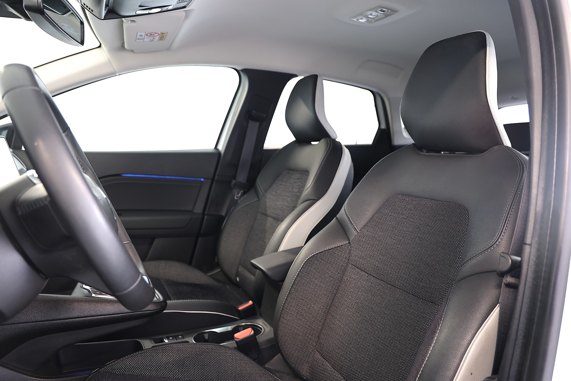 RENAULT Captur 1.6 E-Tech techno-image-8