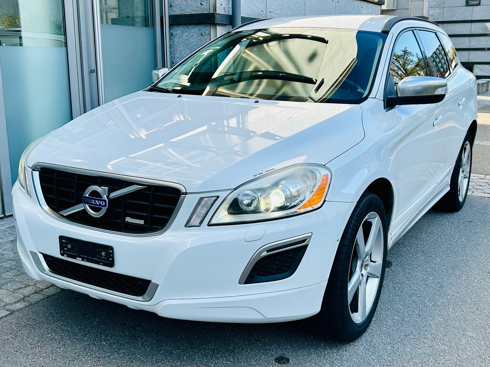 VOLVO XC60 D3 AWD R-Design-image-10